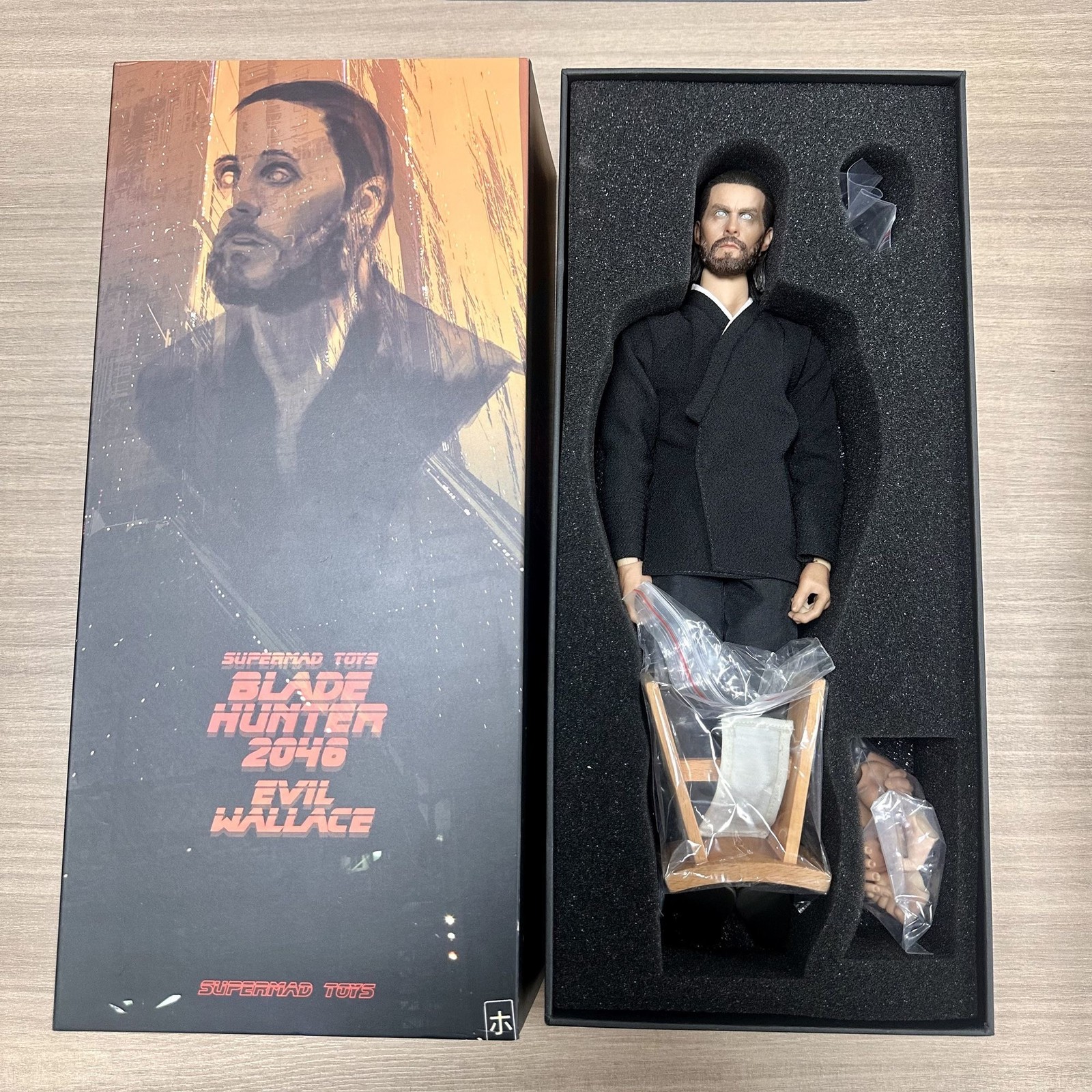 SUPERMAD TOYS Blade Hunter 2046 1: 6 Scale Action Figure