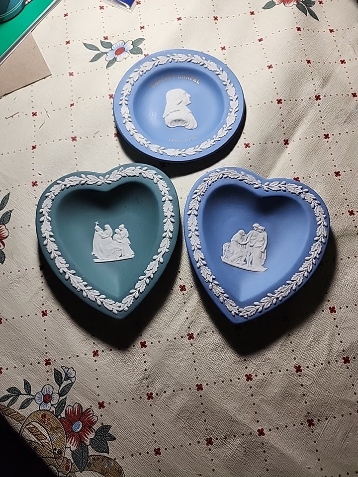 Wedgwood England Jasperware Blue & green HEART SHAPED TRINKET  & round wesley's 