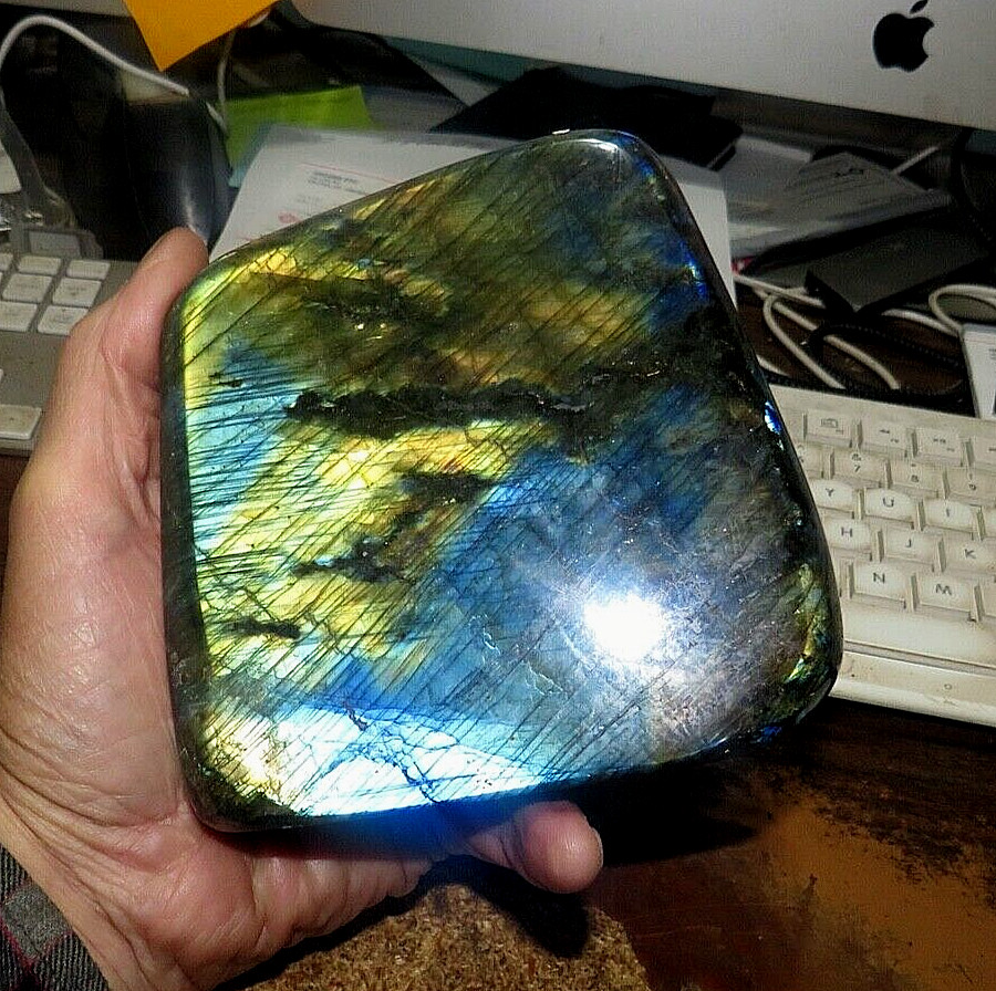 BEAUTIFUL LABRADORITE CRYSTAL POLISHED 1560 GMS BEAUTIFUL LABRADORITE CRYSTAL POLISHED 1560 GMS