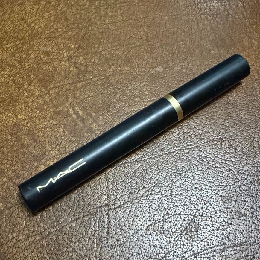 MAC Powder Kiss Velvet Blur Slim Stick in 877 Devoted to Chili BNWOB MAC Powder Kiss Velvet Blur Slim Stick in 877 Devoted to Chili BNWOB