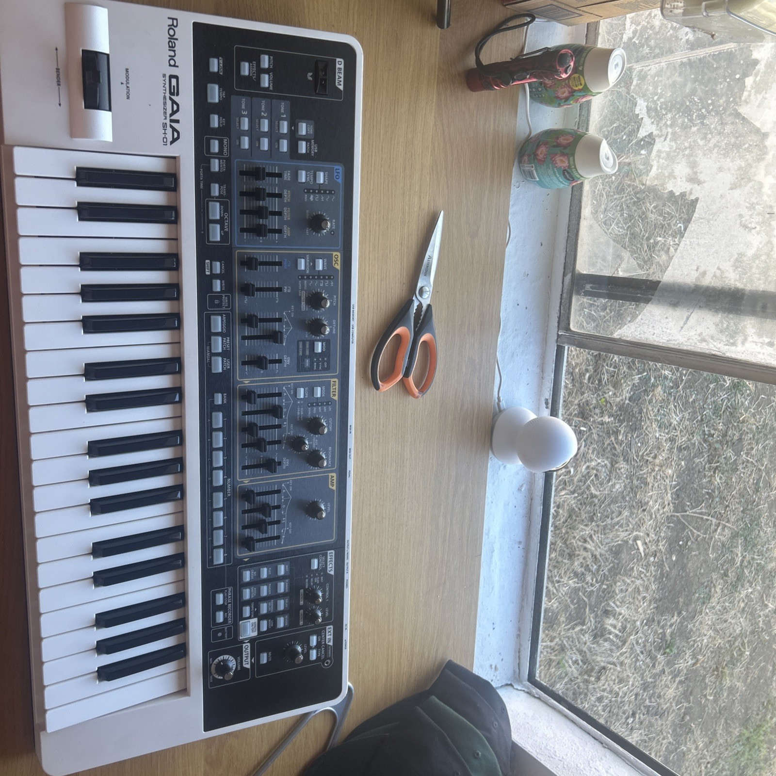 Roland GAIA SH-01 37-Key Synthesizer w Case Adapter Manual Preowned Japan Roland GAIA SH-01 37-Key Synthesizer w Case Adapter Manual Preowned Japan