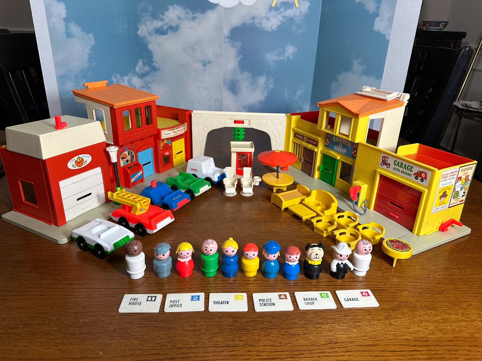 Vintage Fisher Price Little People Play Family Village #997. COMPLETE. MINT.