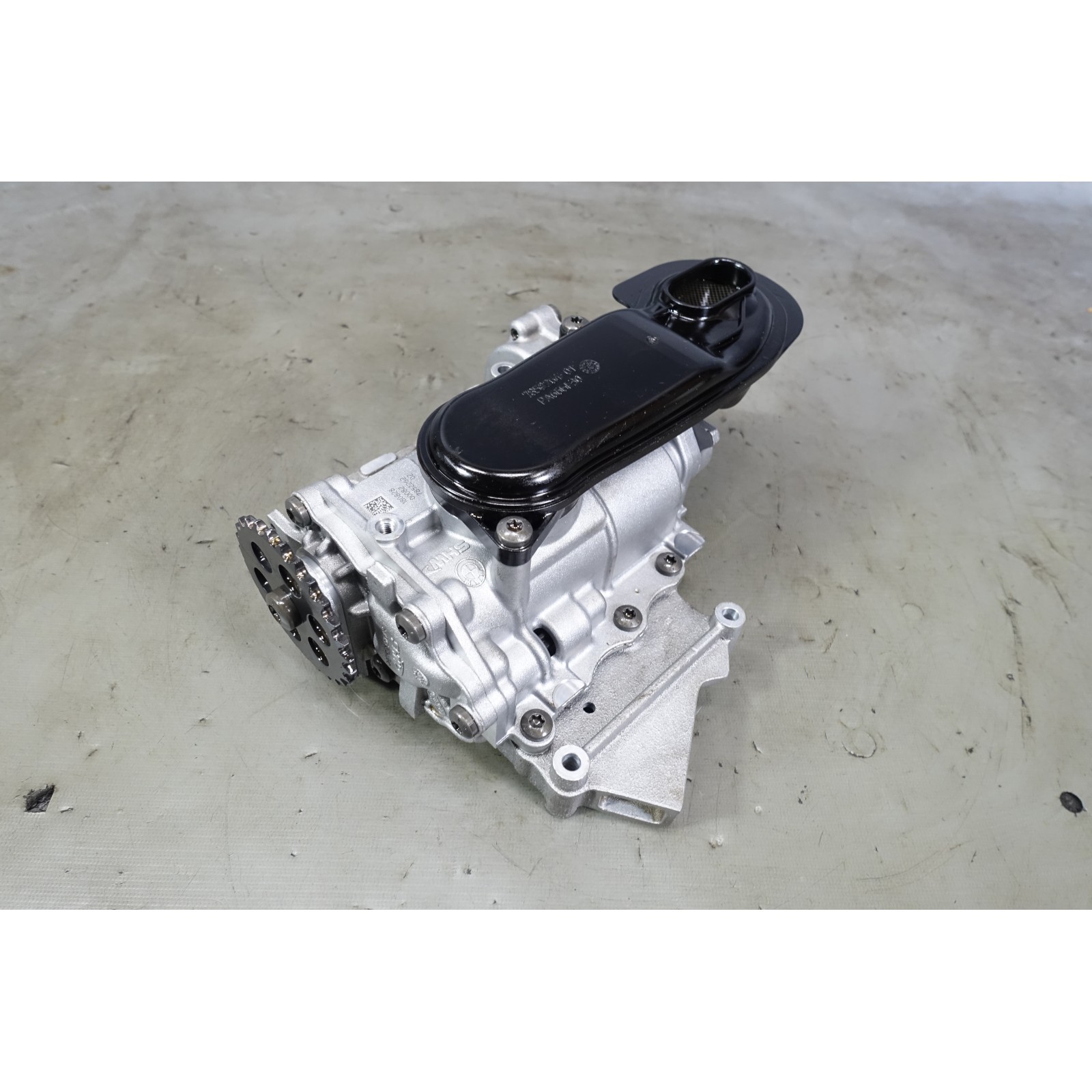 Damaged 18-25 BMW F90 M5 F91 M8 X5M S63 Engine Oil Pump w Gear OEM *FOR PARTS*