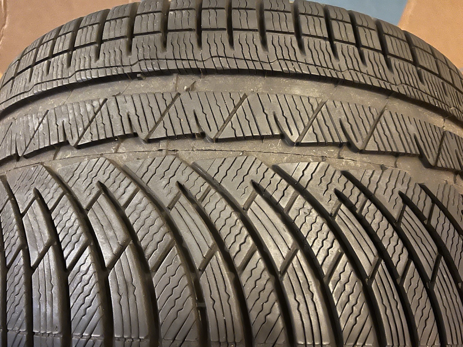 Michelin 9/8 Tread Great Condition No Repairs No Cracks winter