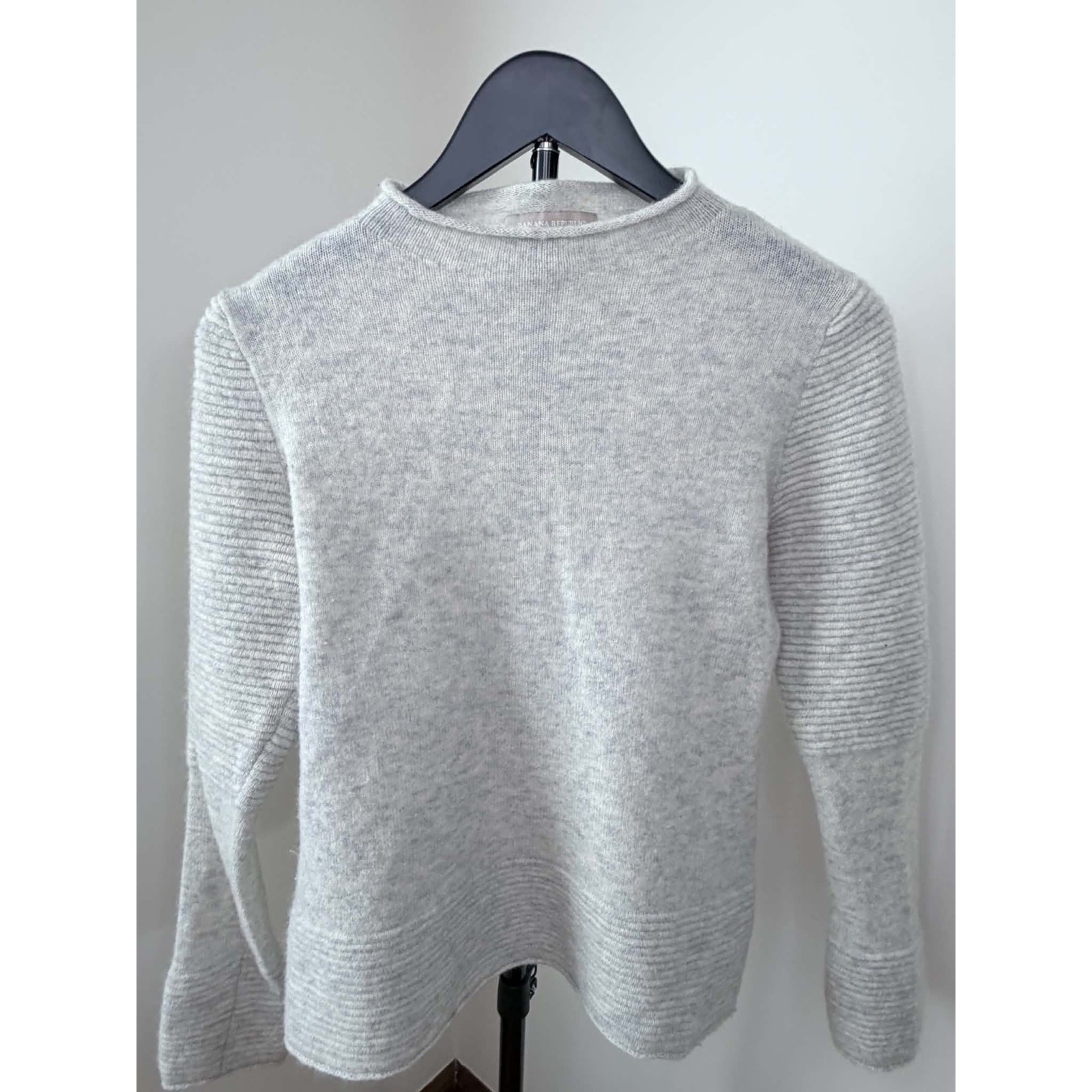 Banana Republic Petite Gray Textured Knit Sweater Size PS