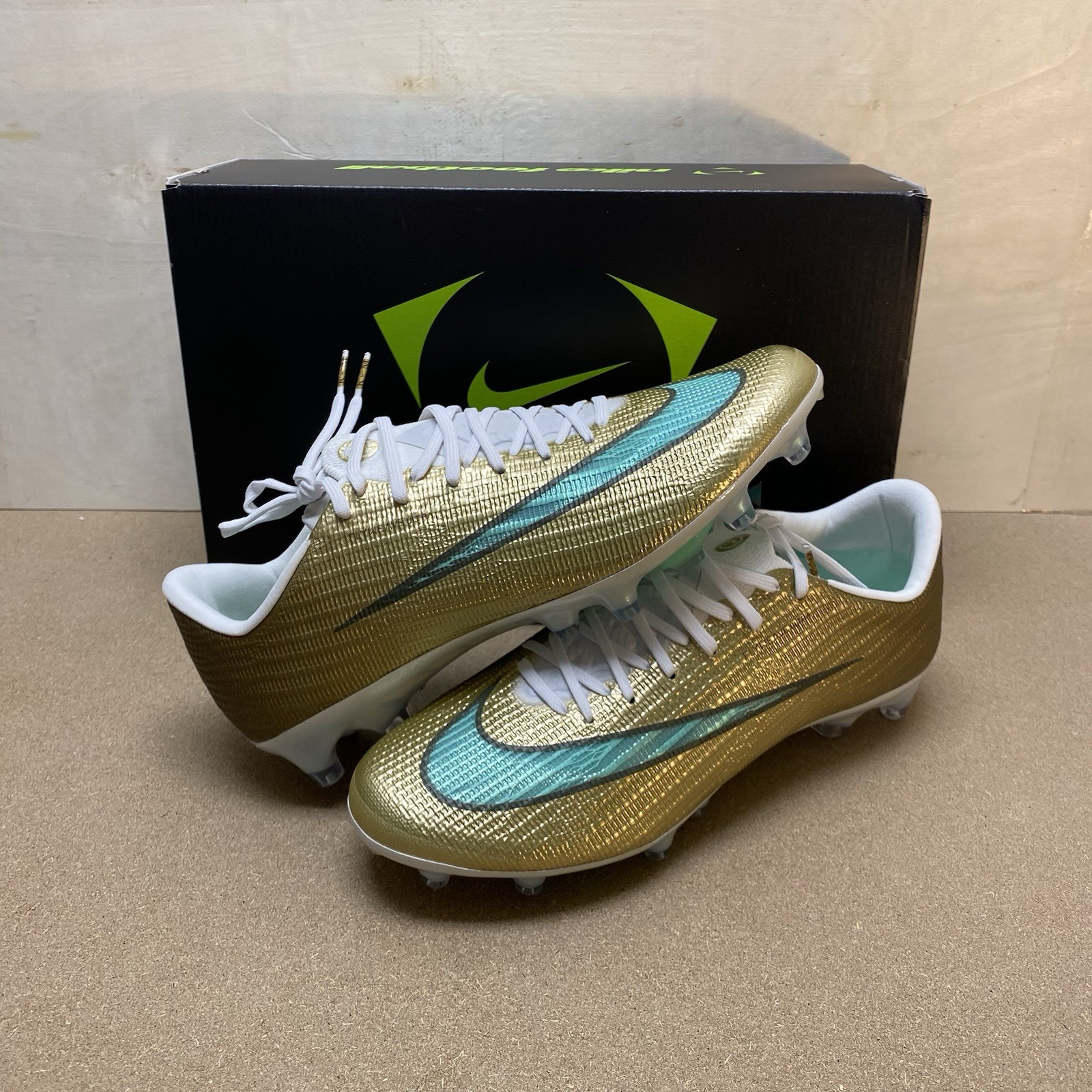 Size 9 - Nike Mercurial Superfly 11 Elite AG Kylian Mbappe Gold - IR0789-701 Size 9 - Nike Mercurial Superfly 11 Elite AG Kylian Mbappe Gold - IR0789-701