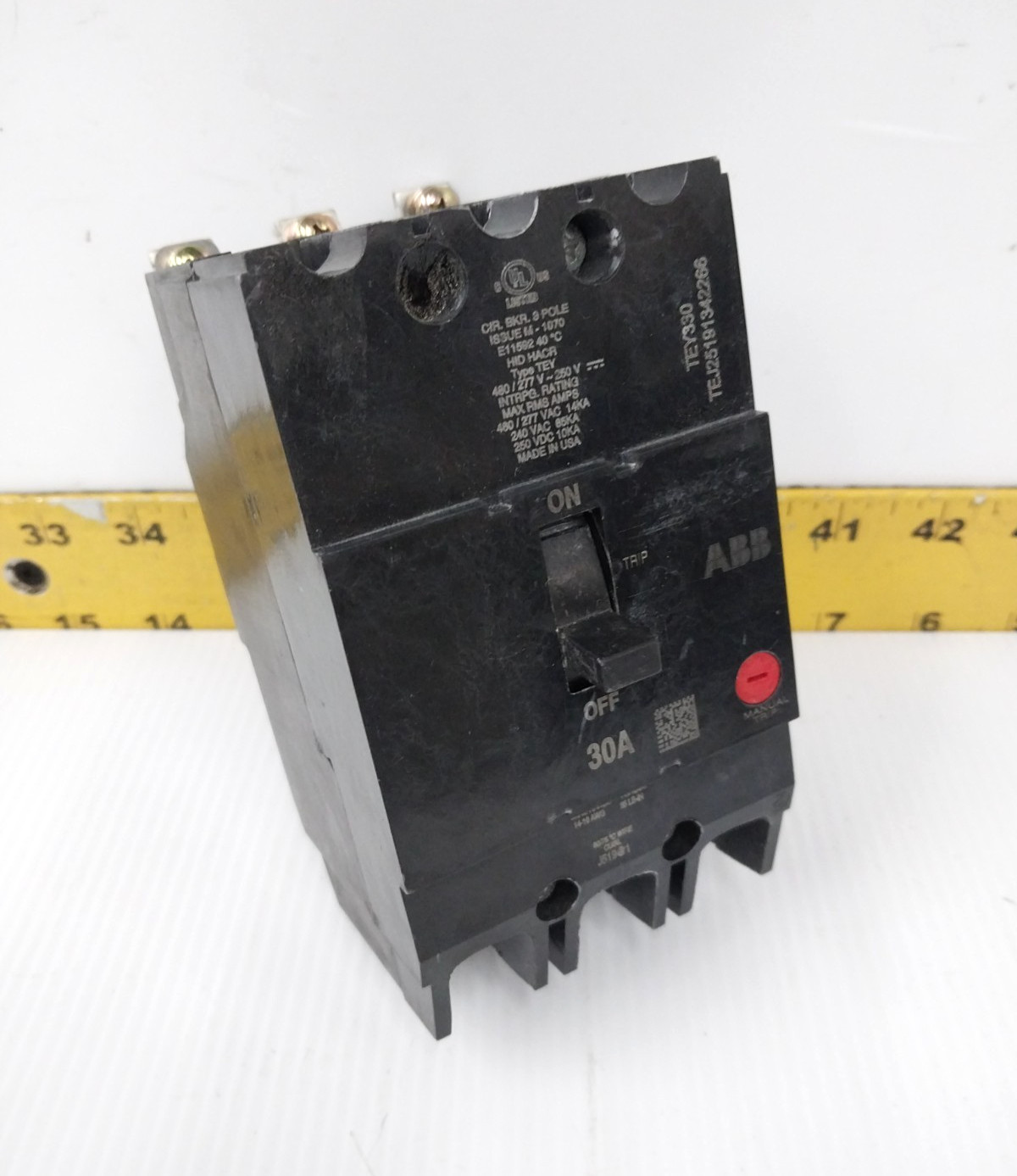 New ABB / GE 30 Amp Bolt-On Circuit Breaker 480 VAC / 250 VDC 3 Pole TEY330 New ABB / GE 30 Amp Bolt-On Circuit Breaker 480 VAC / 250 VDC 3 Pole TEY330