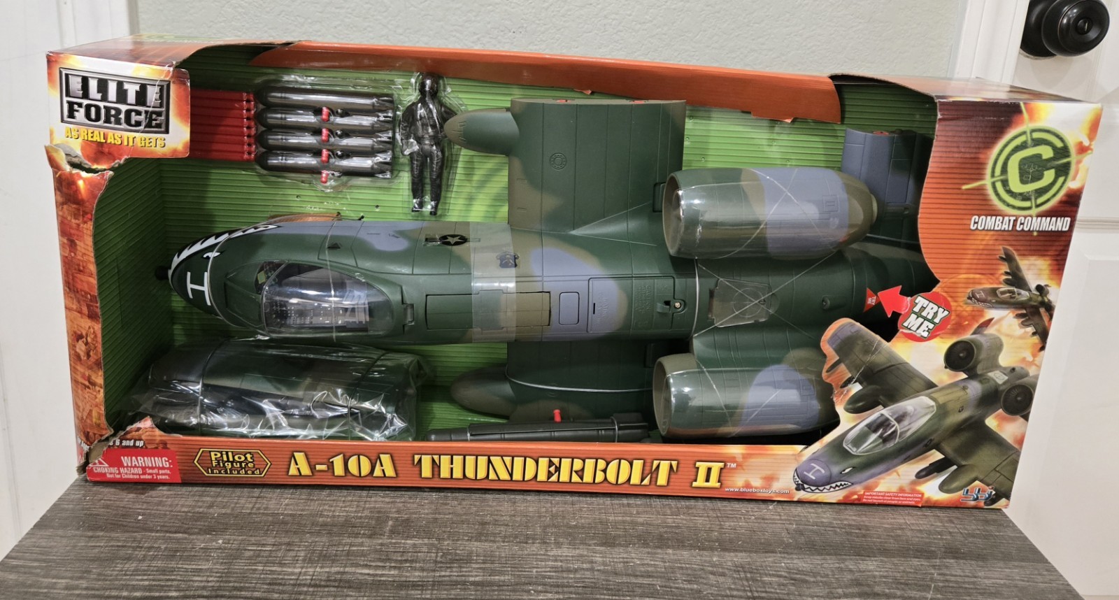 New (Box Has Wear) Elite Force A-10A Thunderbolt II Blue Box Toys New (Box Has Wear) Elite Force A-10A Thunderbolt II Blue Box Toys