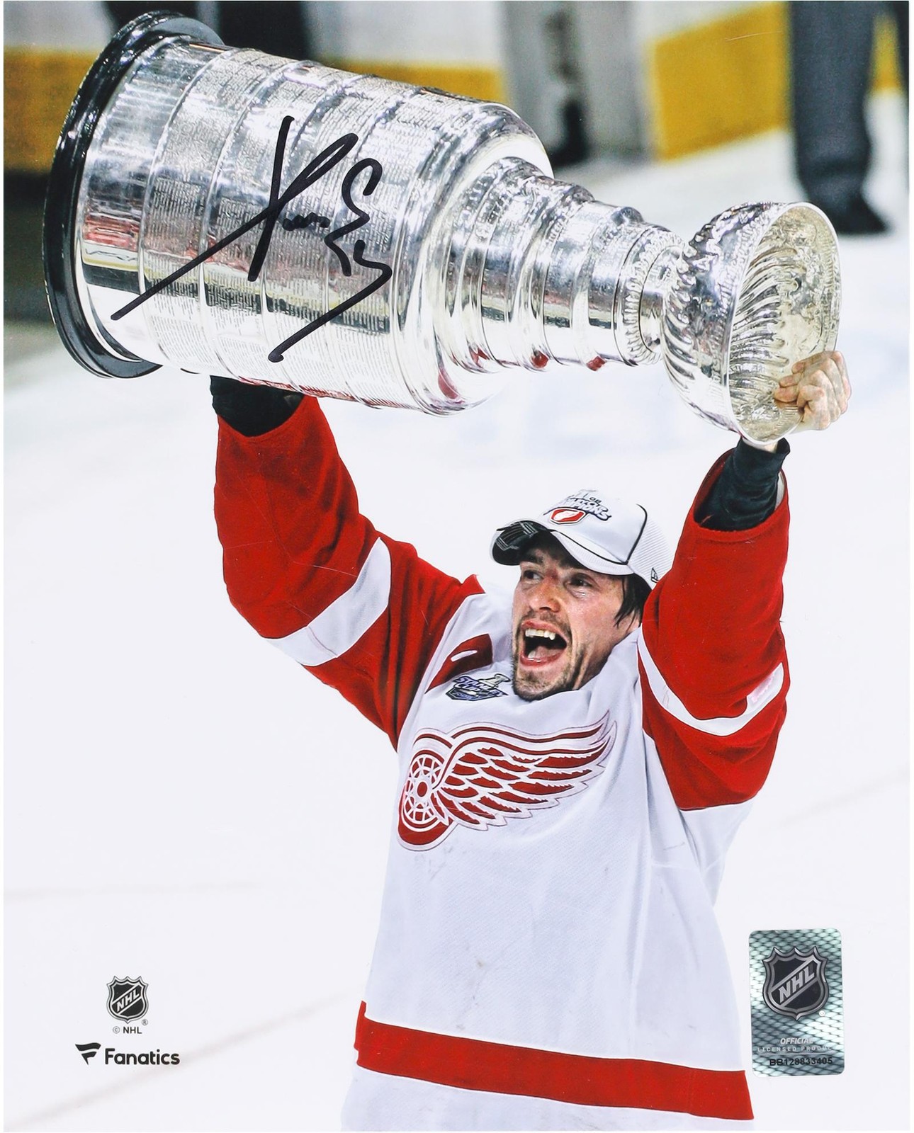 Pavel Datsyuk Red Wings Signed 2008 Stanley Cup Champions 8x10 Raising Cup Photo Pavel Datsyuk Red Wings Signed 2008 Stanley Cup Champions 8x10 Raising Cup Photo