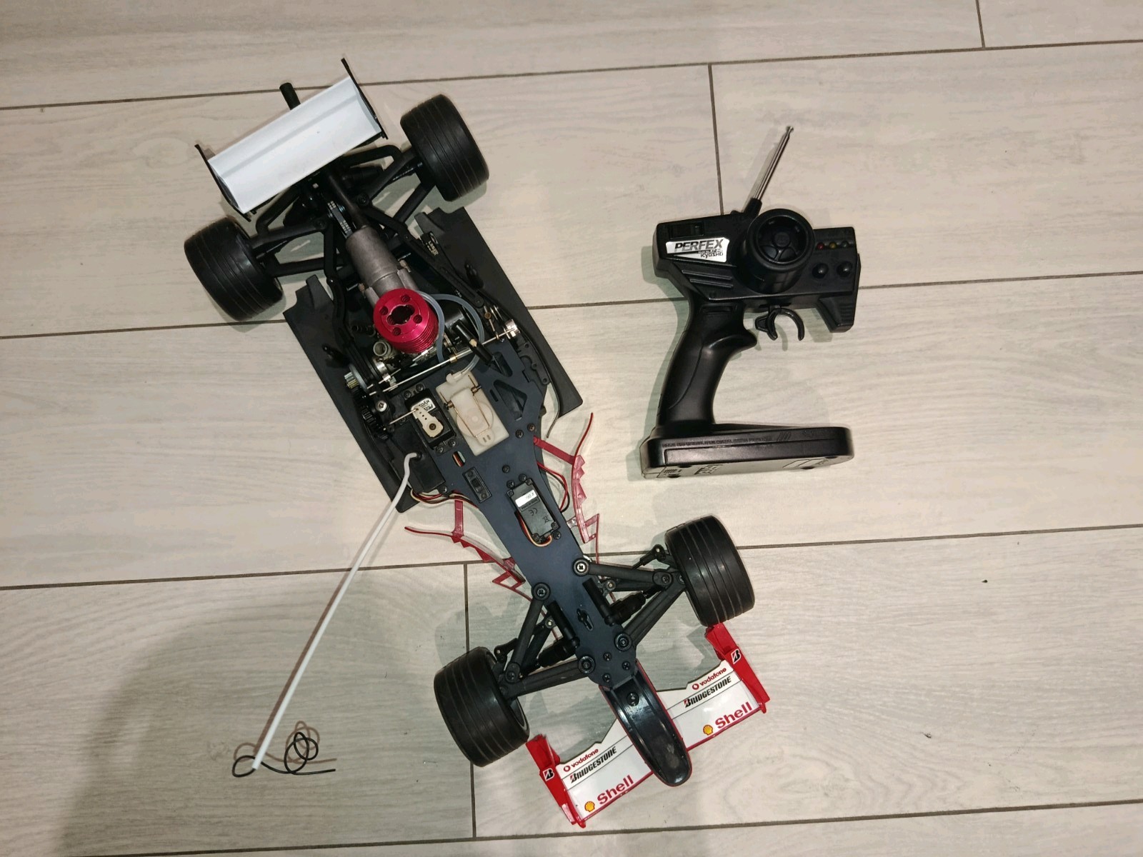 Ferrari F1 F2004 Kyosho DeAgostini Nitro RC Car Model COMPLETE 