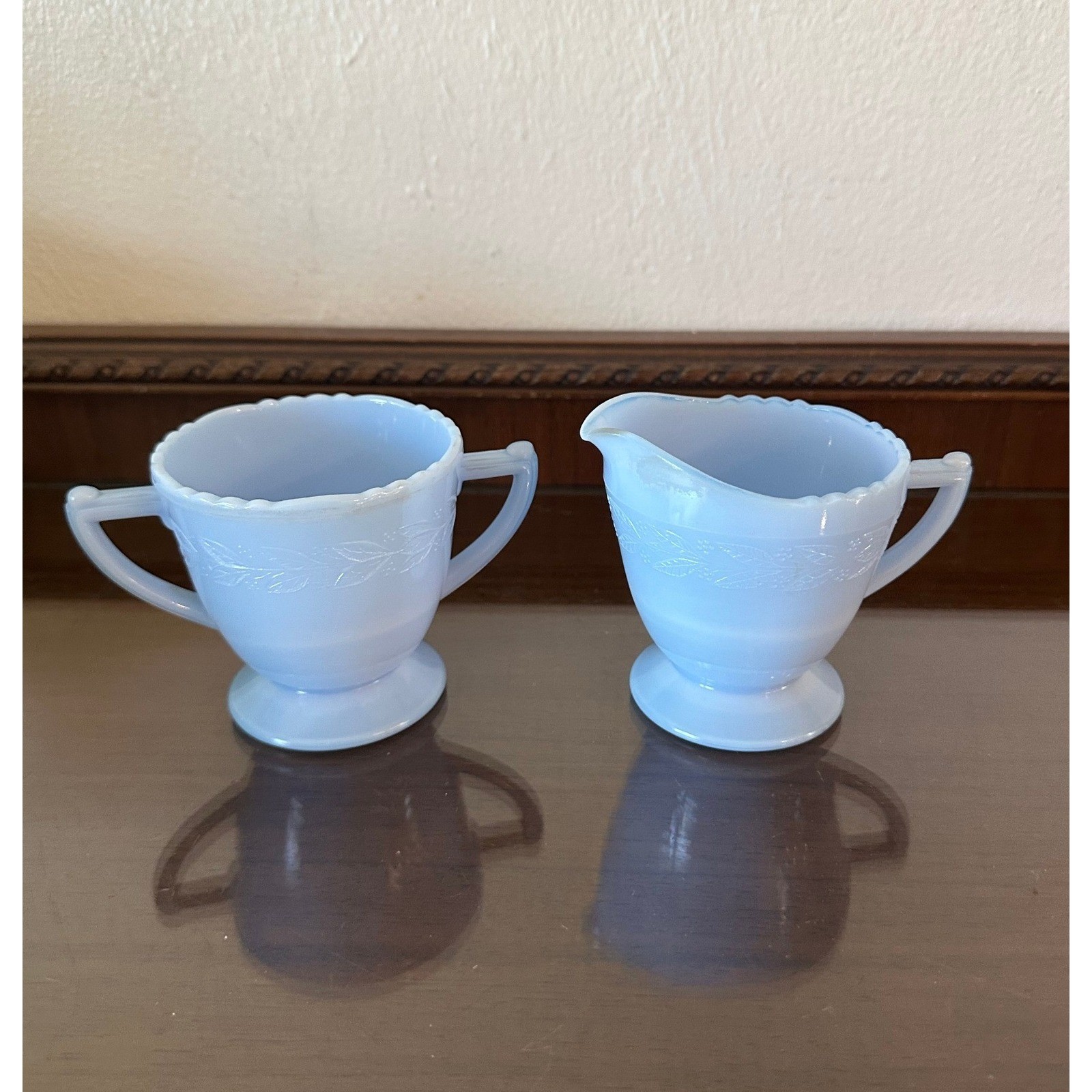Vtg McKee Poudre Delphite Blue Milk Glass Laurel Creamer & Sugar Bowl Set Vtg McKee Poudre Delphite Blue Milk Glass Laurel Creamer & Sugar Bowl Set
