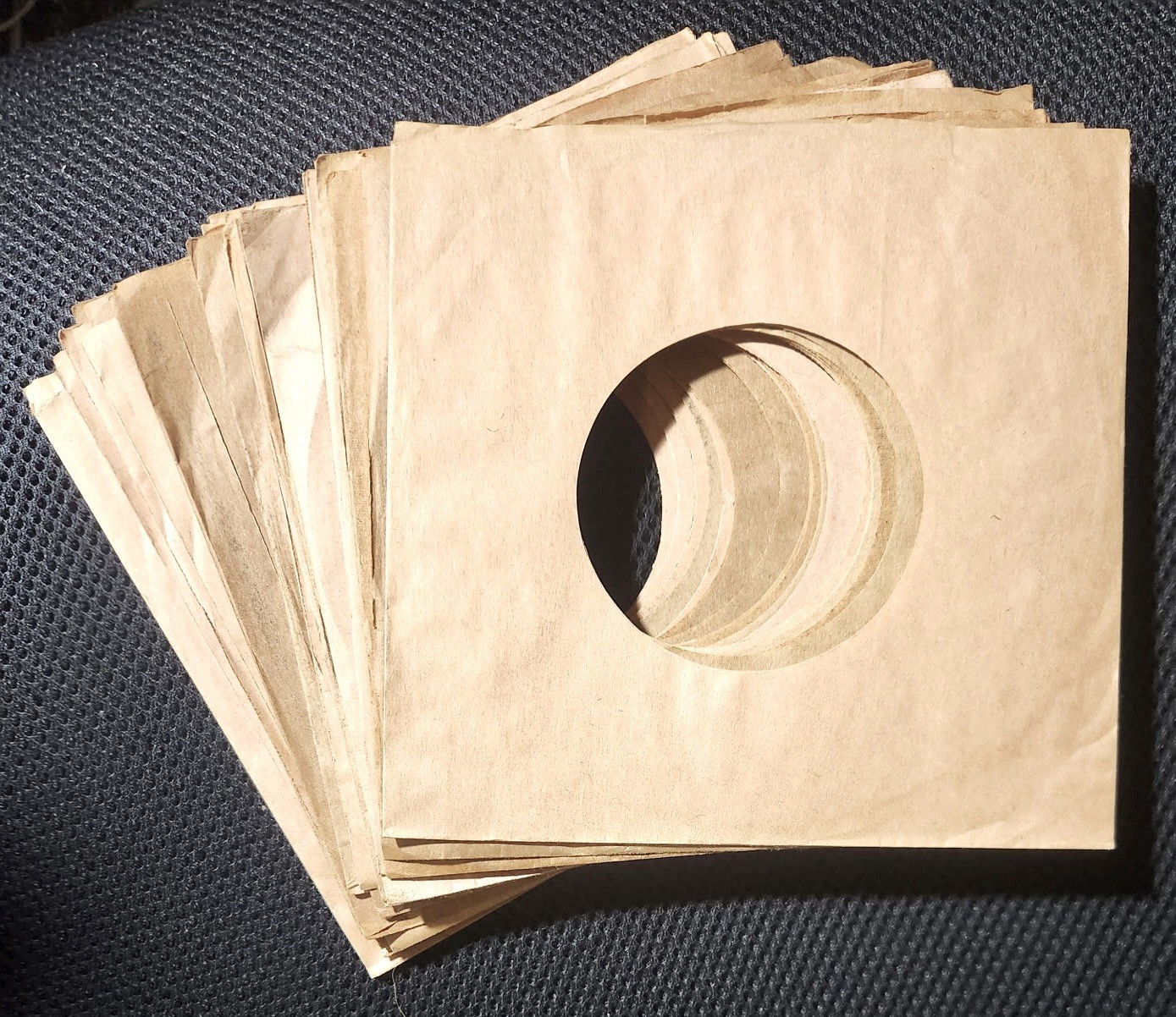 Brown/Tan Kraft 45 Sleeves Lot of 25 VG+/EX