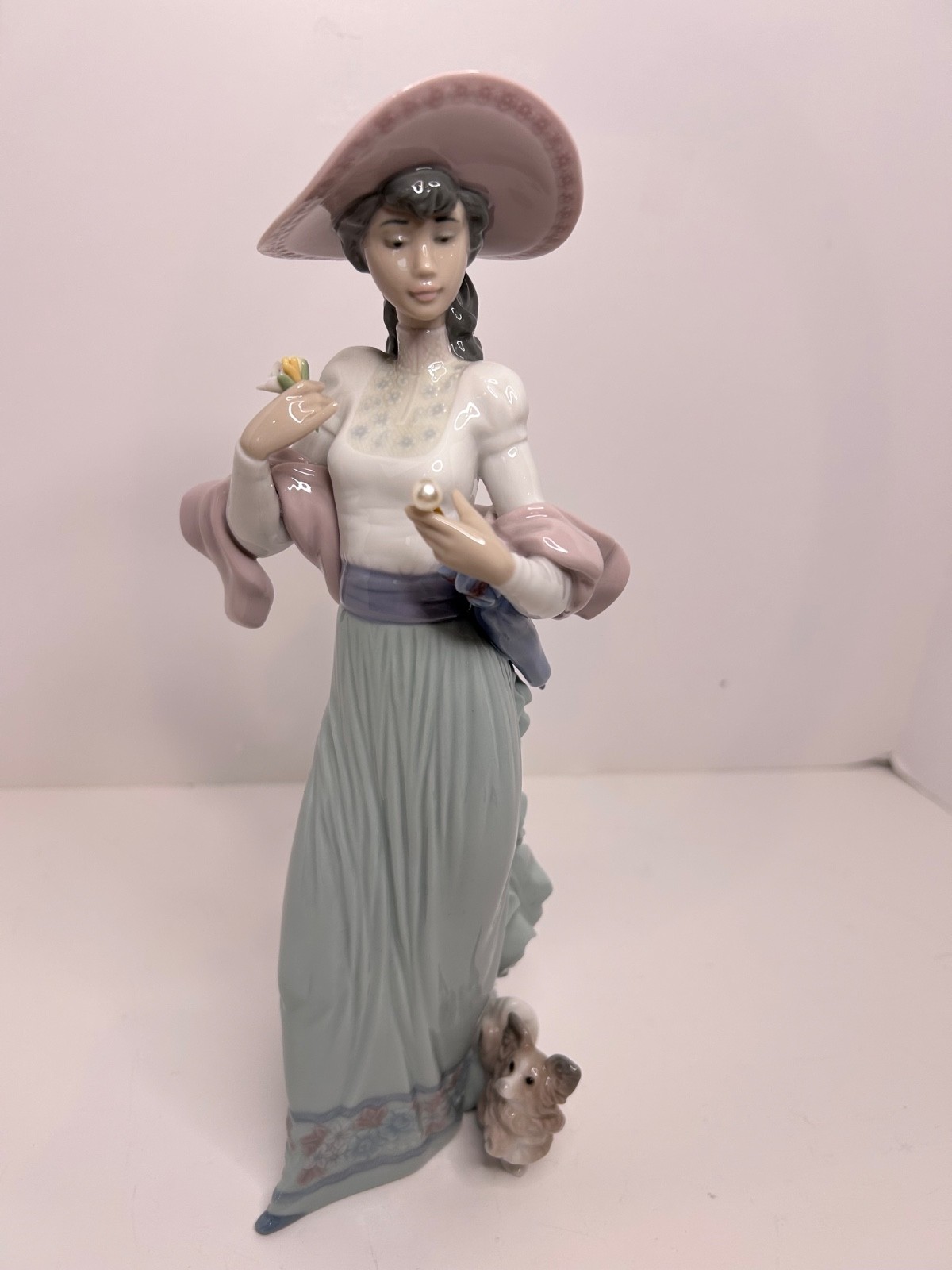 Lladro 6246 Sunday\'s Best, excellect Condition No Box