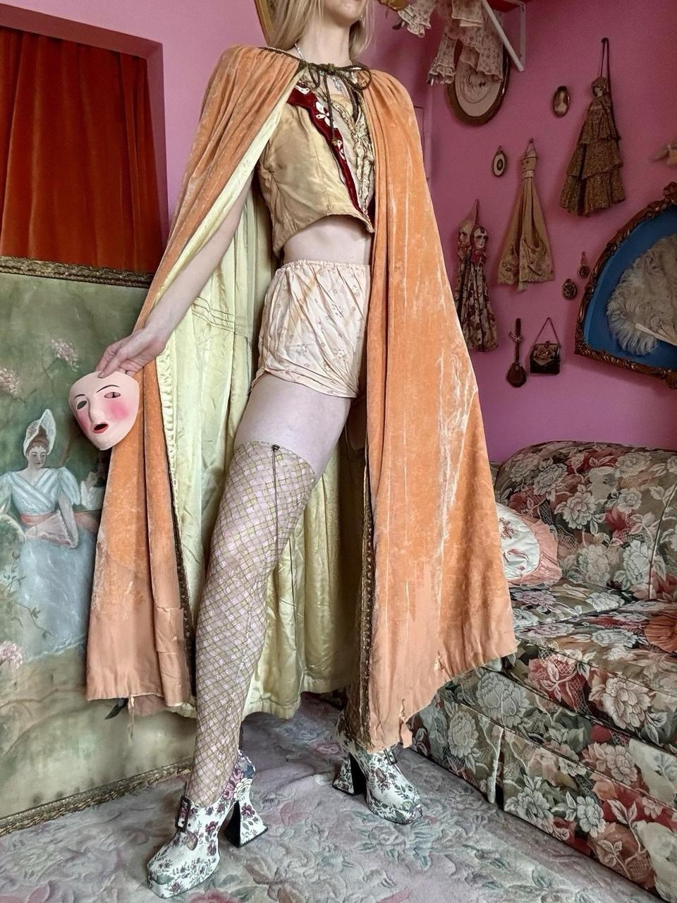 1930s/40s Western Costume Silk Velvet Theatrical Opera Cape, One Size, AS FOUND 1930s/40s Western Costume Silk Velvet Theatrical Opera Cape, One Size, AS FOUND