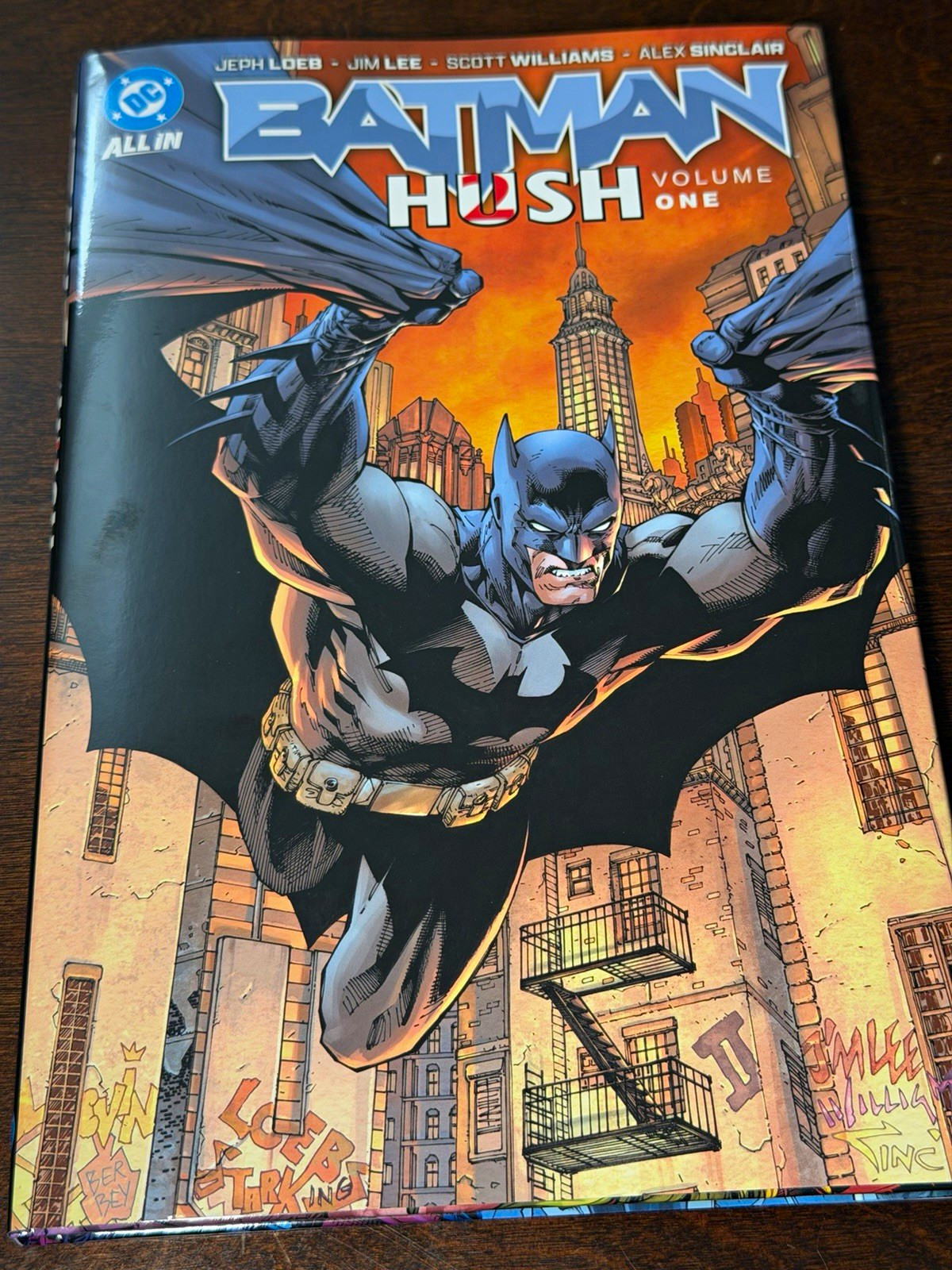 FREE SHIPPING Batman: Hush Volume 1 Hardcover Signed Alex Sinclair - Batman Day FREE SHIPPING Batman: Hush Volume 1 Hardcover Signed Alex Sinclair - Batman Day
