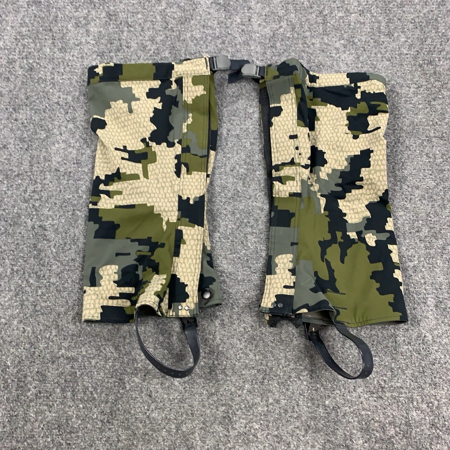 KUIU Gaiters Mens XL Verde Camo Hunting Boot Leg Guards Outdoor Hiking Gear