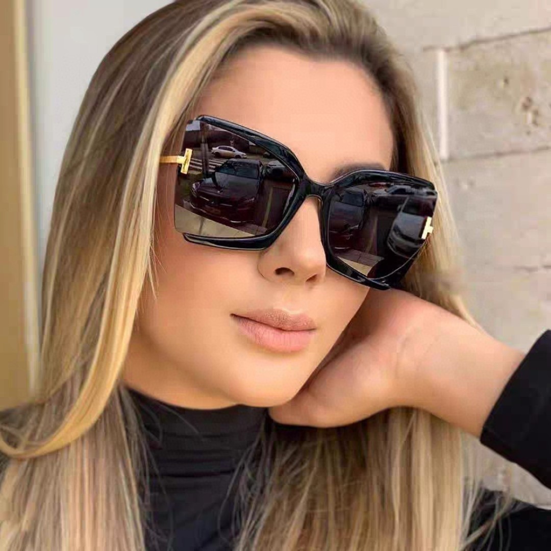 Tom Ford Winona Oversized Cat‑Eye Sunglasses Black Frame Gold Metal Accent
