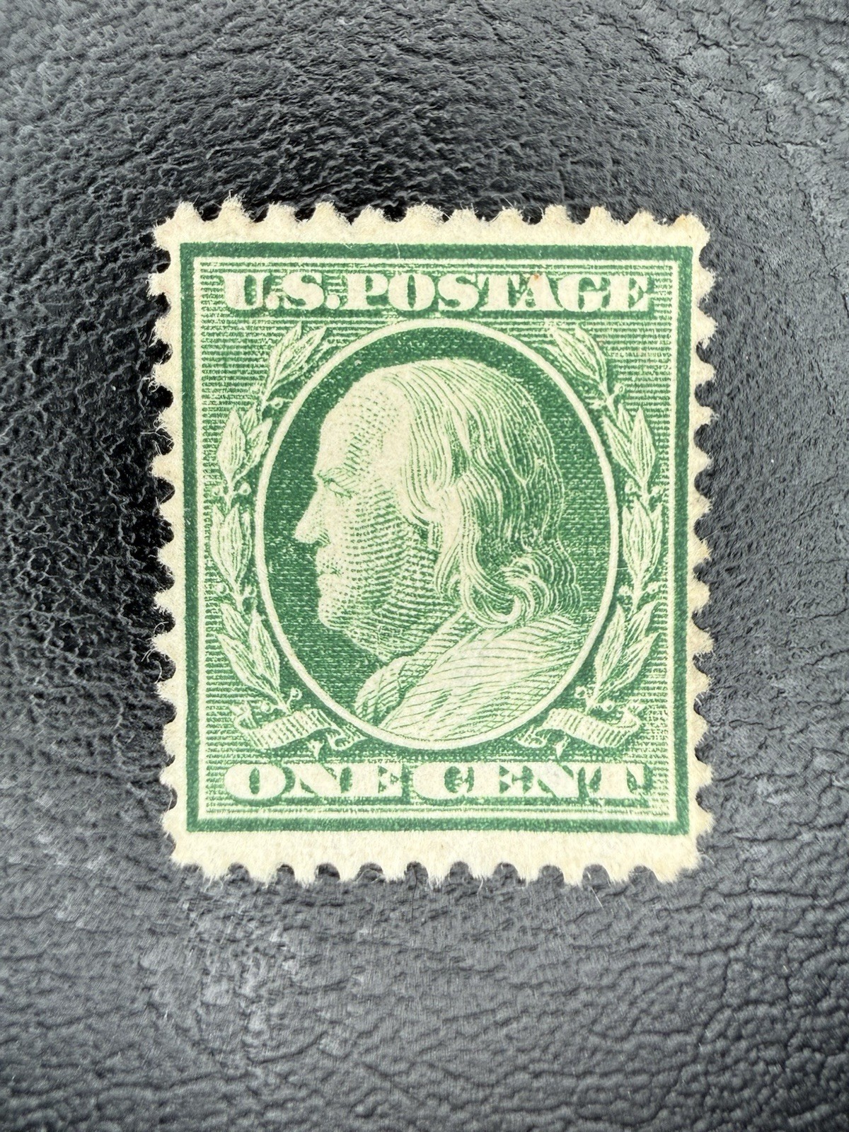 US Scott 374 - Franklin 1 cent - Mint H OG - VF/XF centering US Scott 374 - Franklin 1 cent - Mint H OG - VF/XF centering