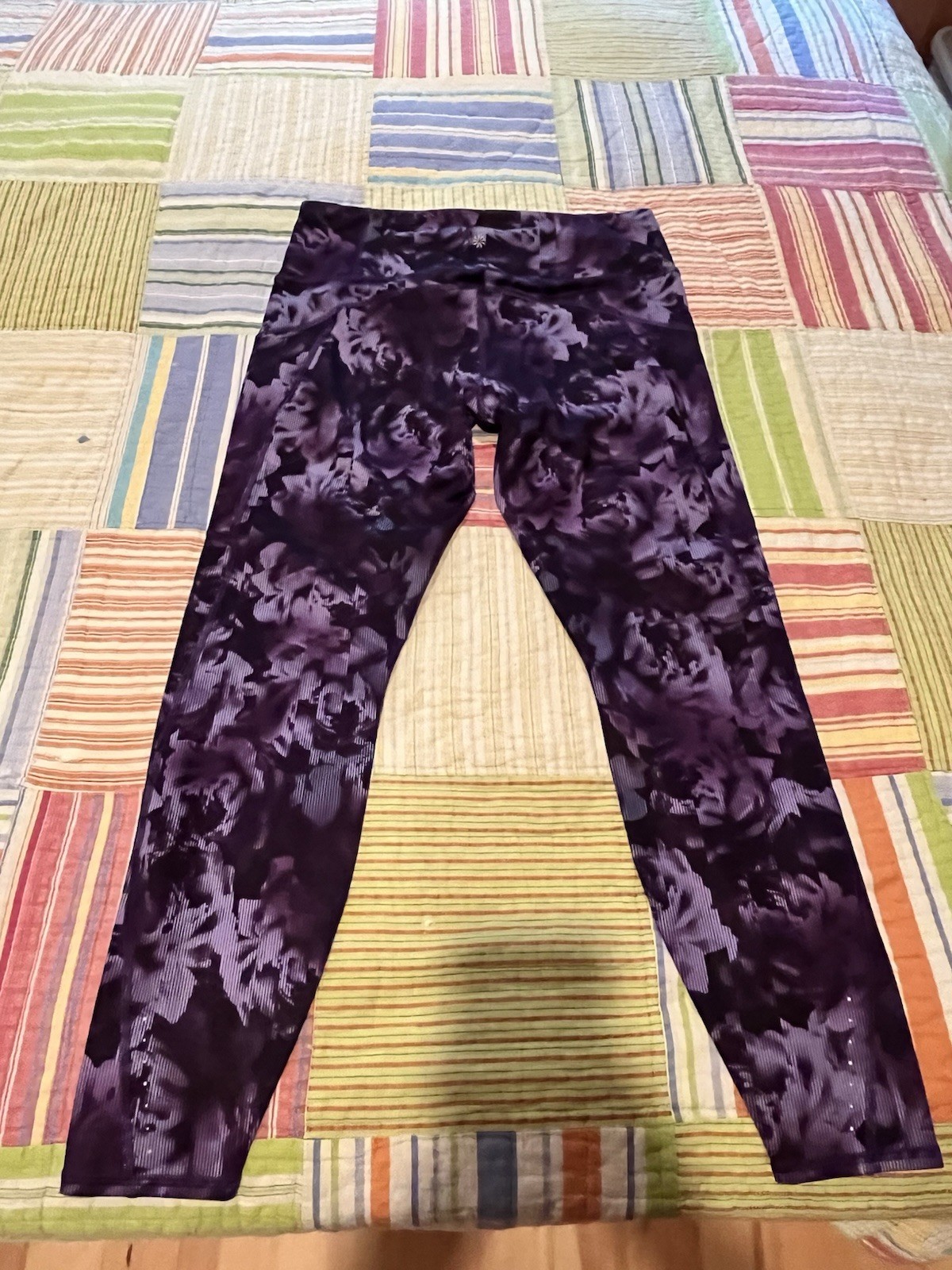 NEW Athleta Rainier Printed Tight Size L Violet Tie Dye Drawstring Athleisure ❤️ NEW Athleta Rainier Printed Tight Size L Violet Tie Dye Drawstring Athleisure ❤️