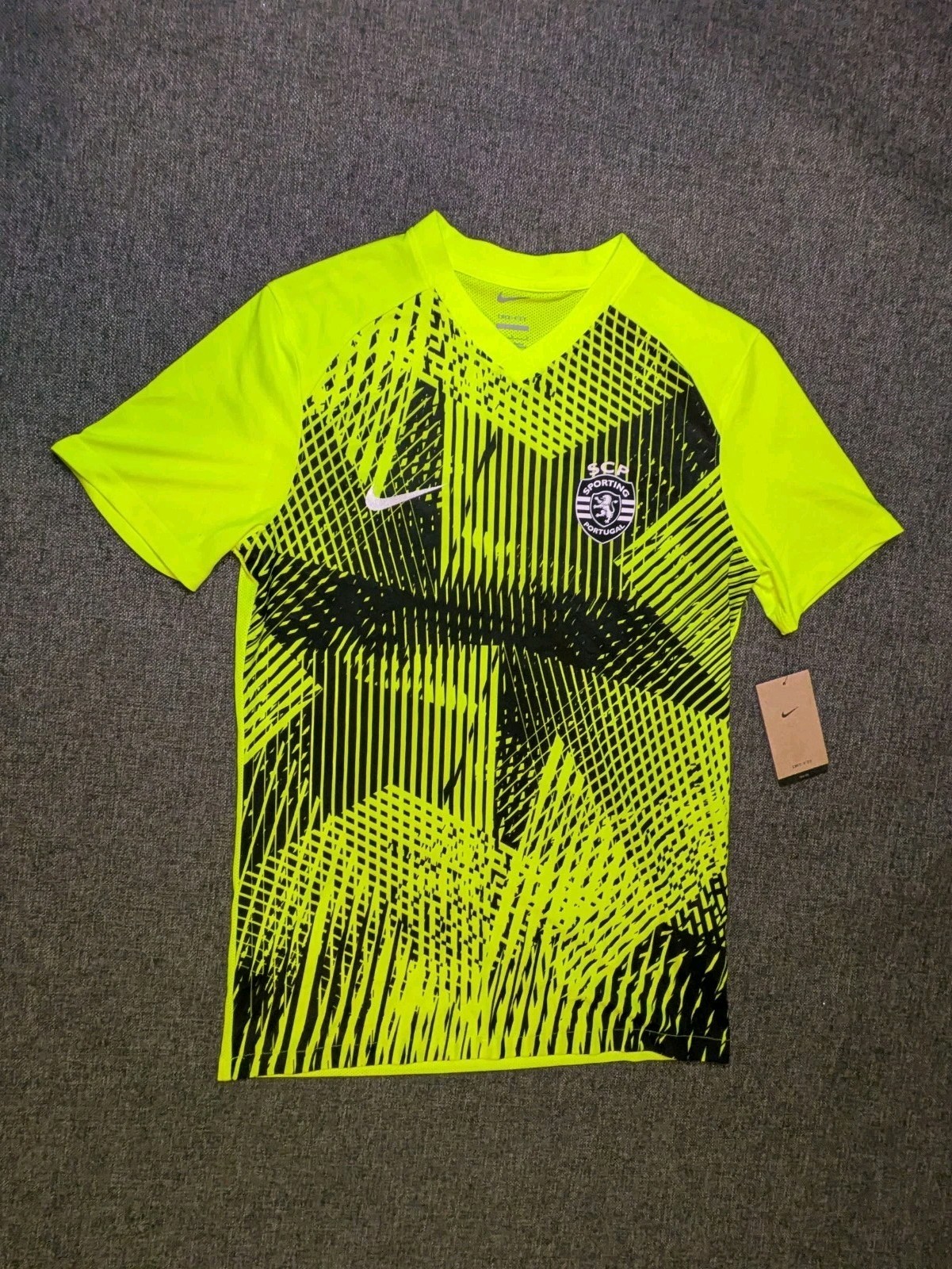 Nike SCP Sporting Portugal Soccer Performance Dri Fit Shirt Men Medium Slim Fit Nike SCP Sporting Portugal Soccer Performance Dri Fit Shirt Men Medium Slim Fit