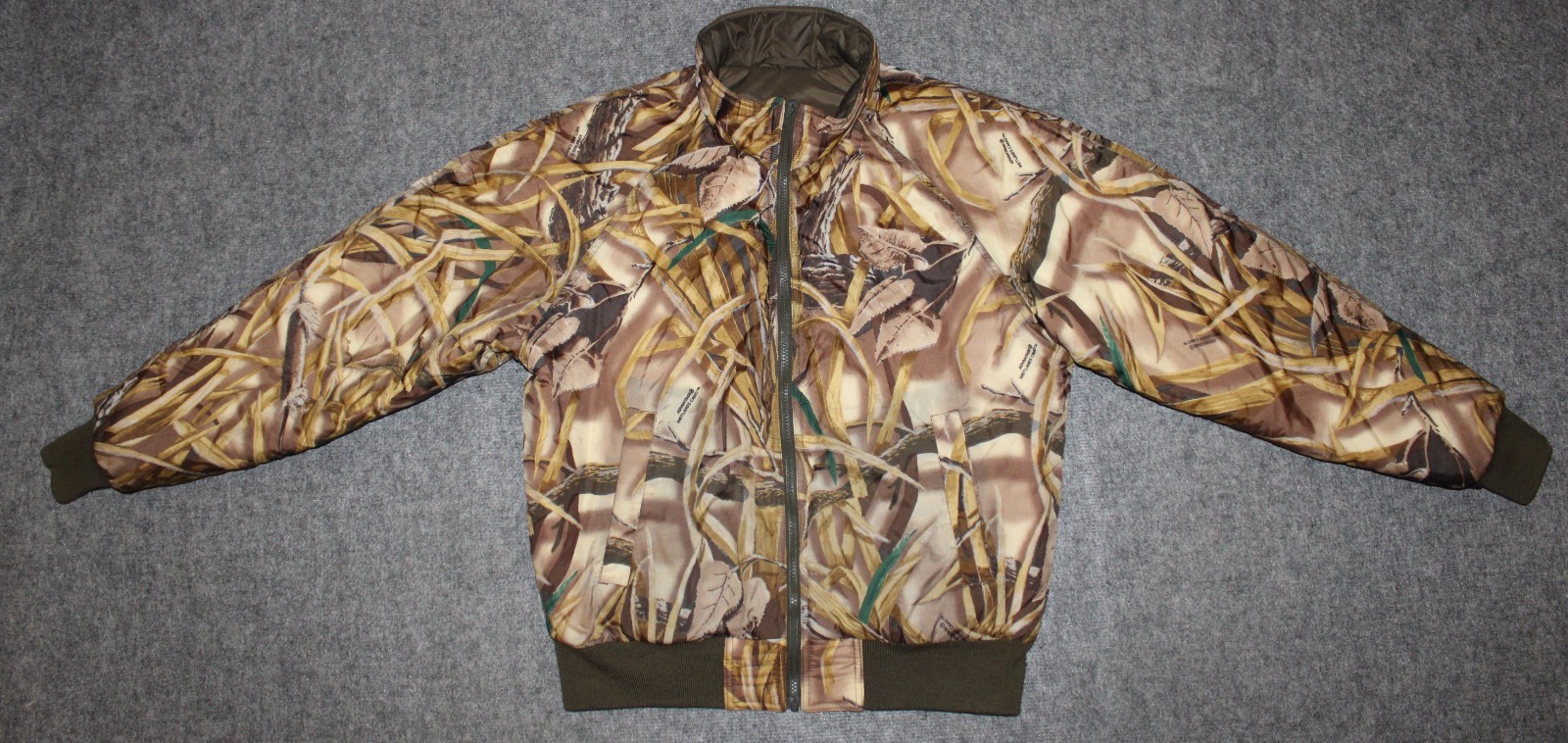 CABELA\'S REVERSIBLE BOMBER JACKET Hunting Wetlands Camo Insulated sz M Jacket