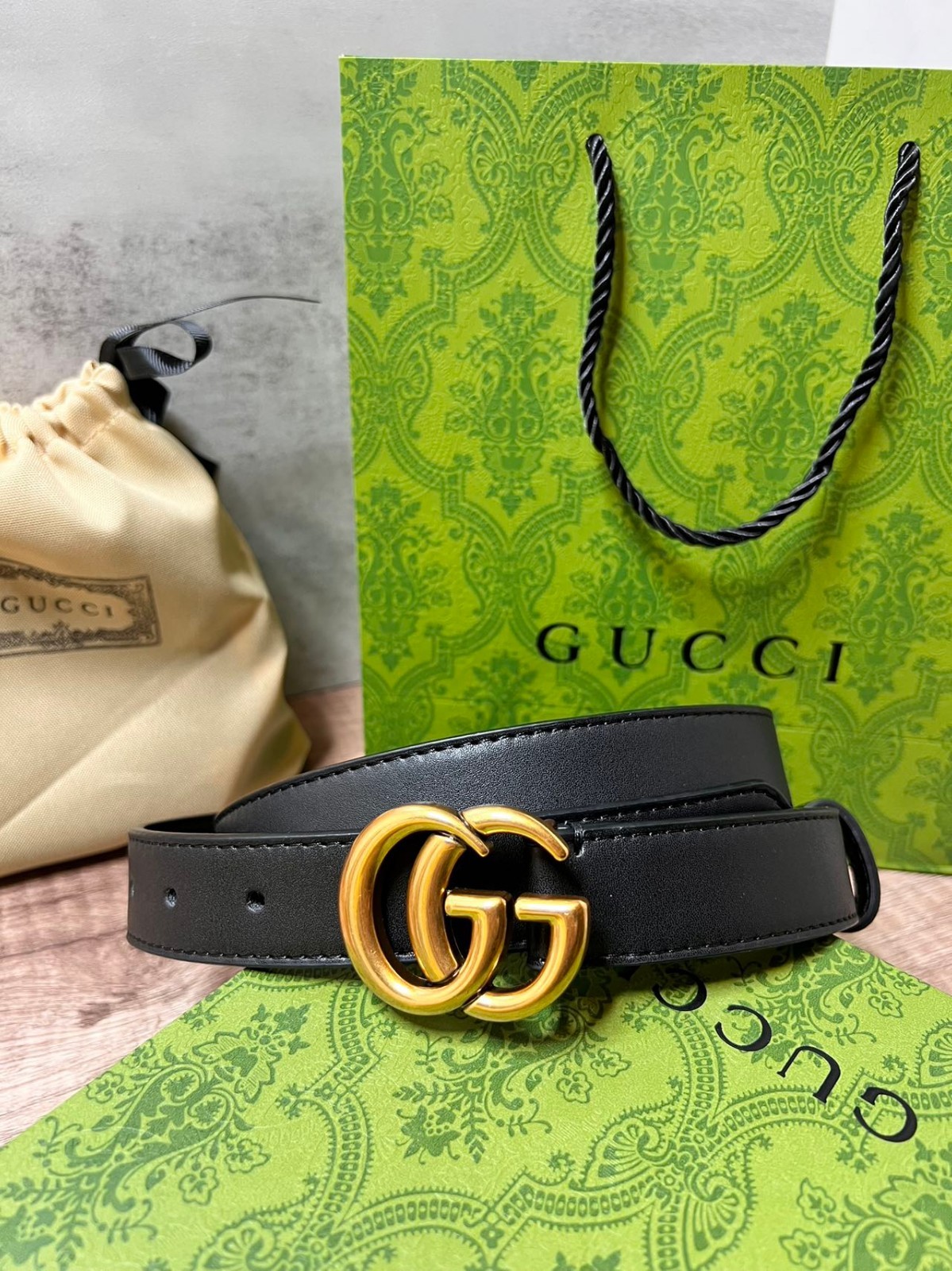 GUCCI BELT BLACK LEATHER 100% AUTHENTIC GOLD BUCKLE M SIZE WOMEN\'S CLASSIC ITALY GUCCI BELT BLACK LEATHER 100% AUTHENTIC GOLD BUCKLE M SIZE WOMEN\'S CLASSIC ITALY