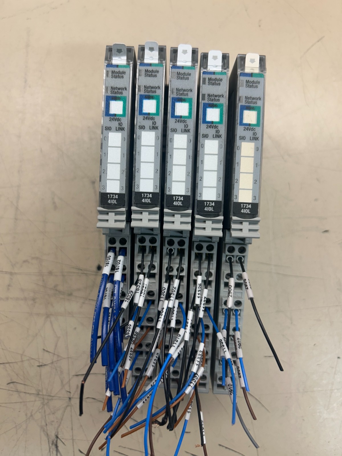 Allen-Bradley 1734-4IOL SER A 24vdc IO Module w/ 1734-MB Allen-Bradley 1734-4IOL SER A 24vdc IO Module w/ 1734-MB