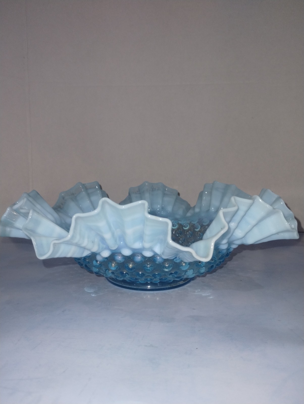Exquisite VTG Fenton Blue Opalescent Hobnail Glass Large 11 Exquisite VTG Fenton Blue Opalescent Hobnail Glass Large 11