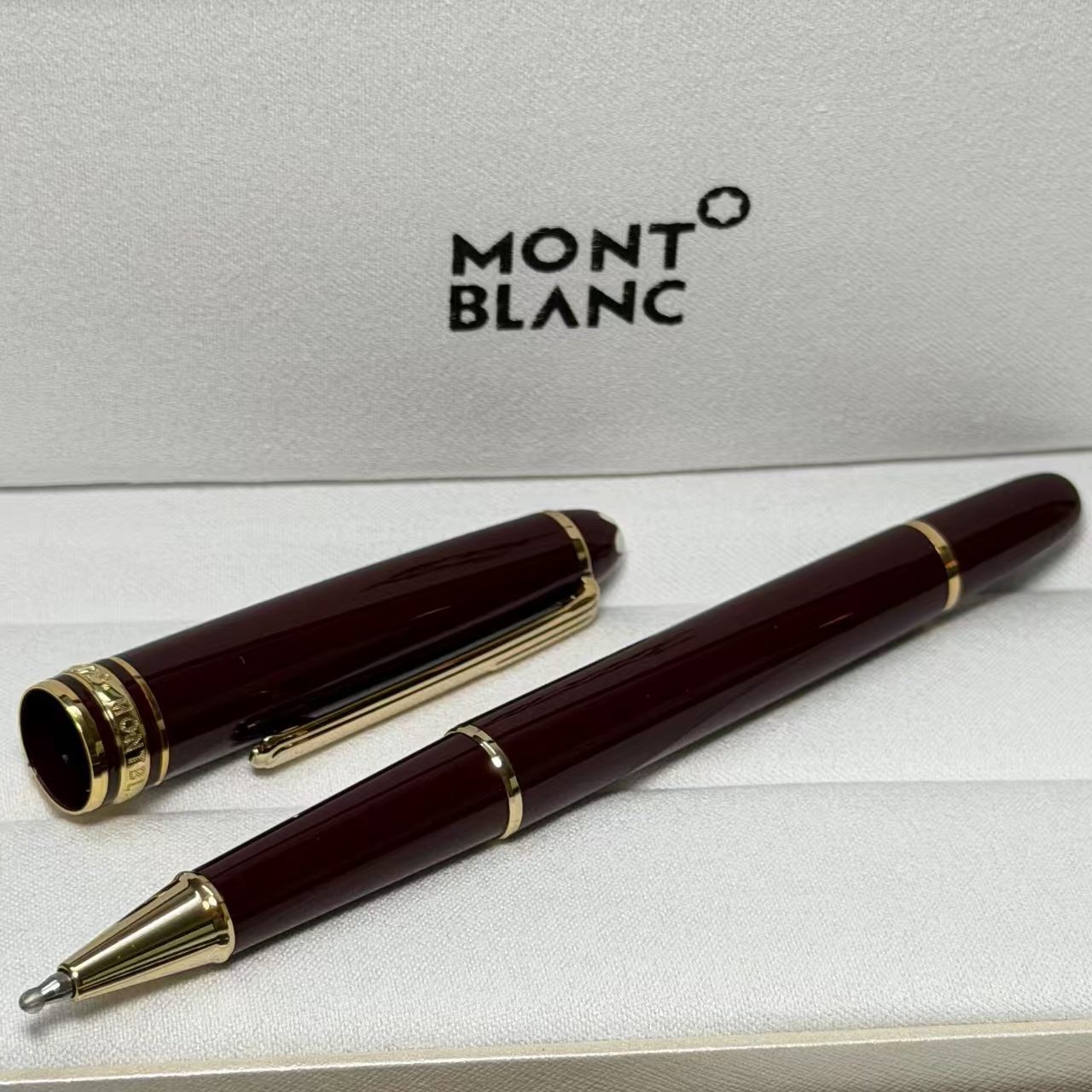 Montblancc Luxury Burgundy Red Ballpoint Pen Gold Trim Classic Design Gift Box