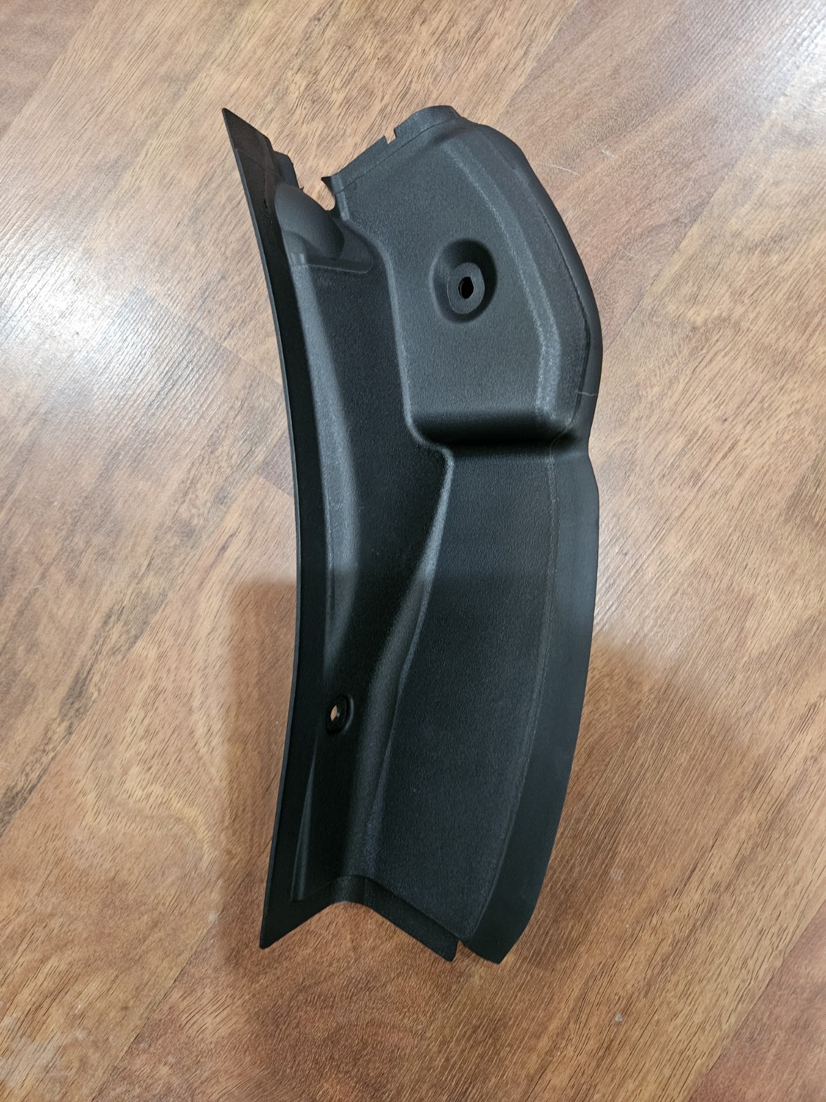 2016-2019 Genuine OEM Mercedes-Benz GLE RIGHT D-Pillar Cover 166-691-00-00
