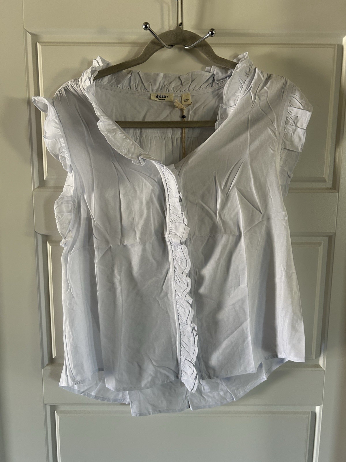 Dylan women’s white Mila ruffle top size M Dylan women’s white Mila ruffle top size M