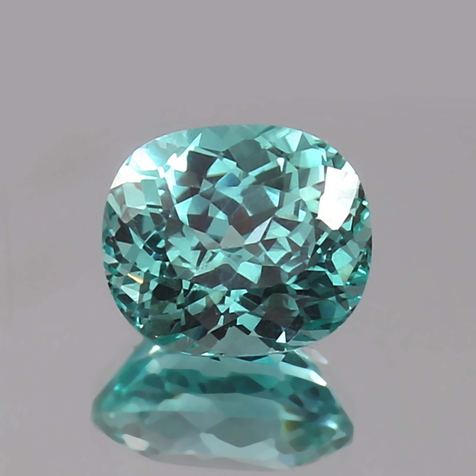 AAA 10x8 MM Natural Flawless Green Ceylon Sapphire Loose Cushion Gemstone Cut