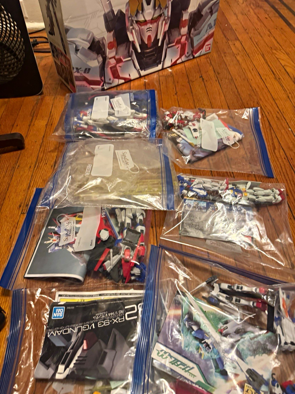 Bandai PG 1/60 RX-0 Unicorn Gundam Unassembled Plastic Model Kit Figure lot Bandai PG 1/60 RX-0 Unicorn Gundam Unassembled Plastic Model Kit Figure lot