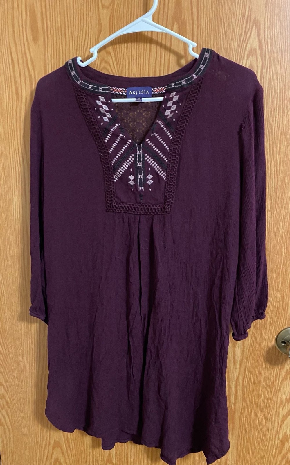 Artesia boho Women\'s Purple Embroidered V-Neck Rayon Tunic Top Size M