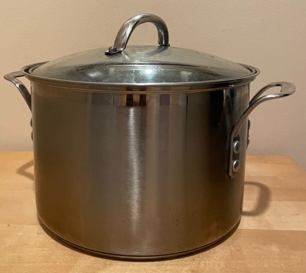 Calphalon Stainless Steel 8-Qt 8608 Stock Sauce Pot with Lid Calphalon Stainless Steel 8-Qt 8608 Stock Sauce Pot with Lid