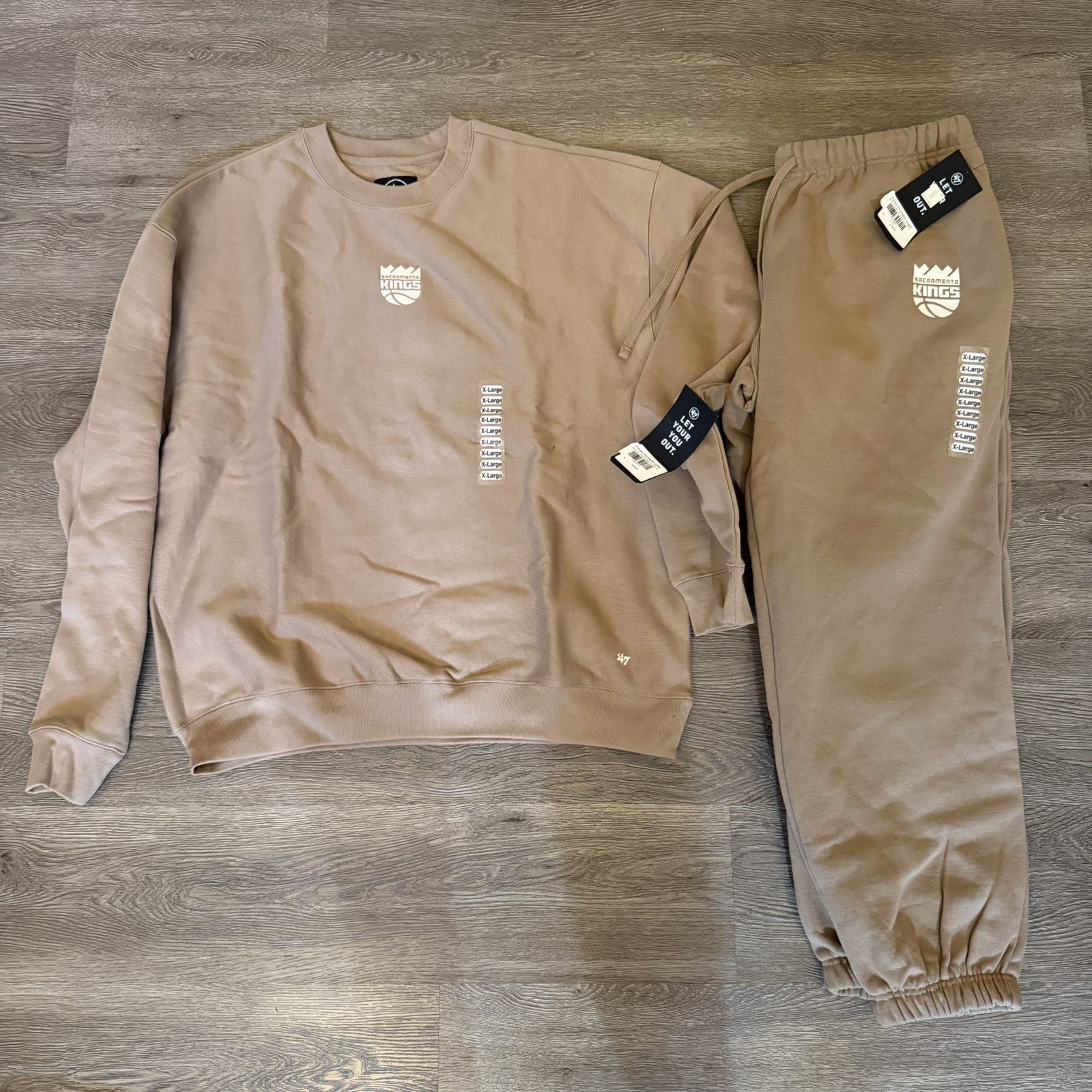 New Sacramento Kings primary foundation jogger /crew sweatshirt set - unisex XL New Sacramento Kings primary foundation jogger /crew sweatshirt set - unisex XL