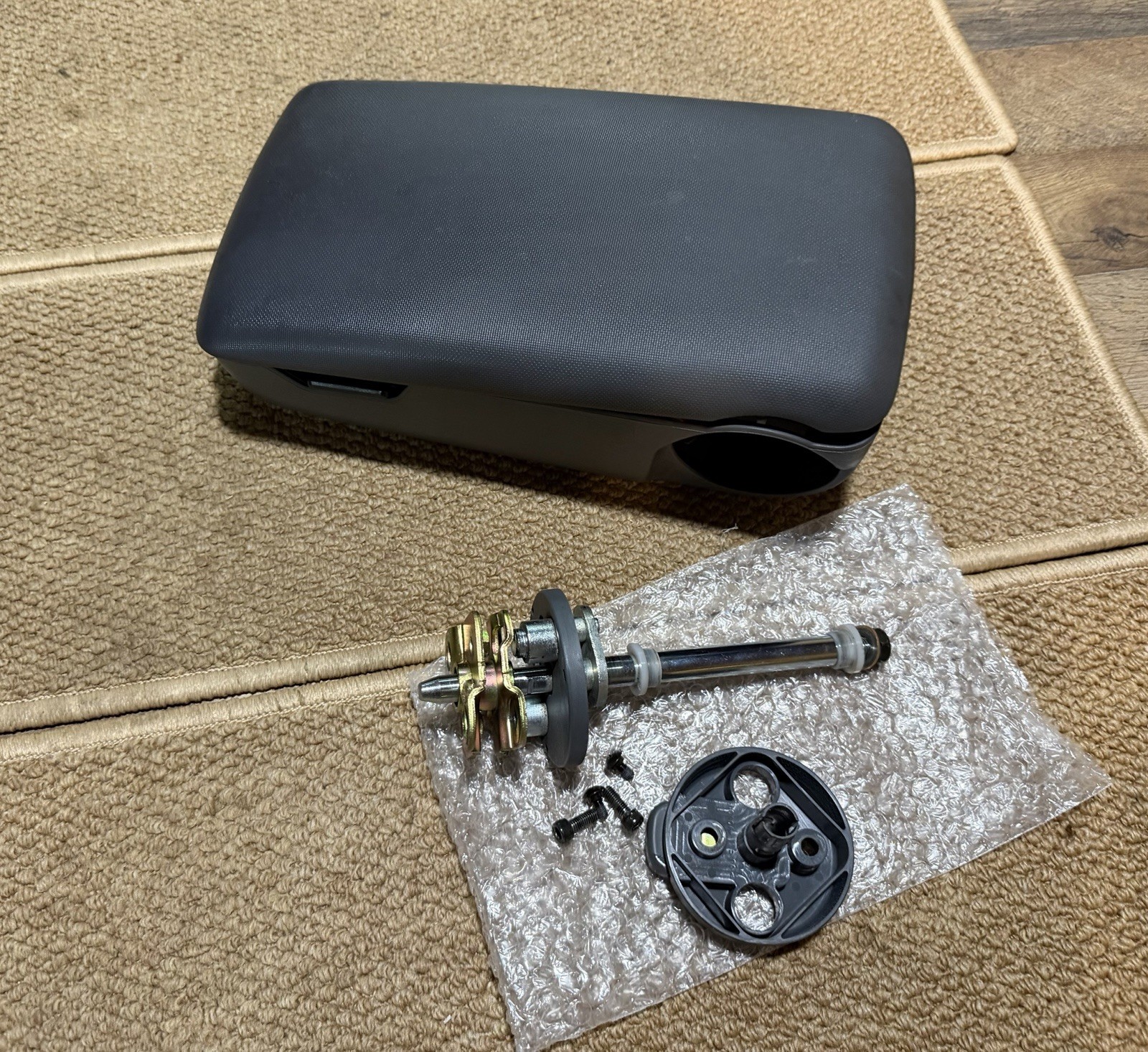 03-08 Honda Element OEM Accessory Driverside Armrest Console Gray Complete Set