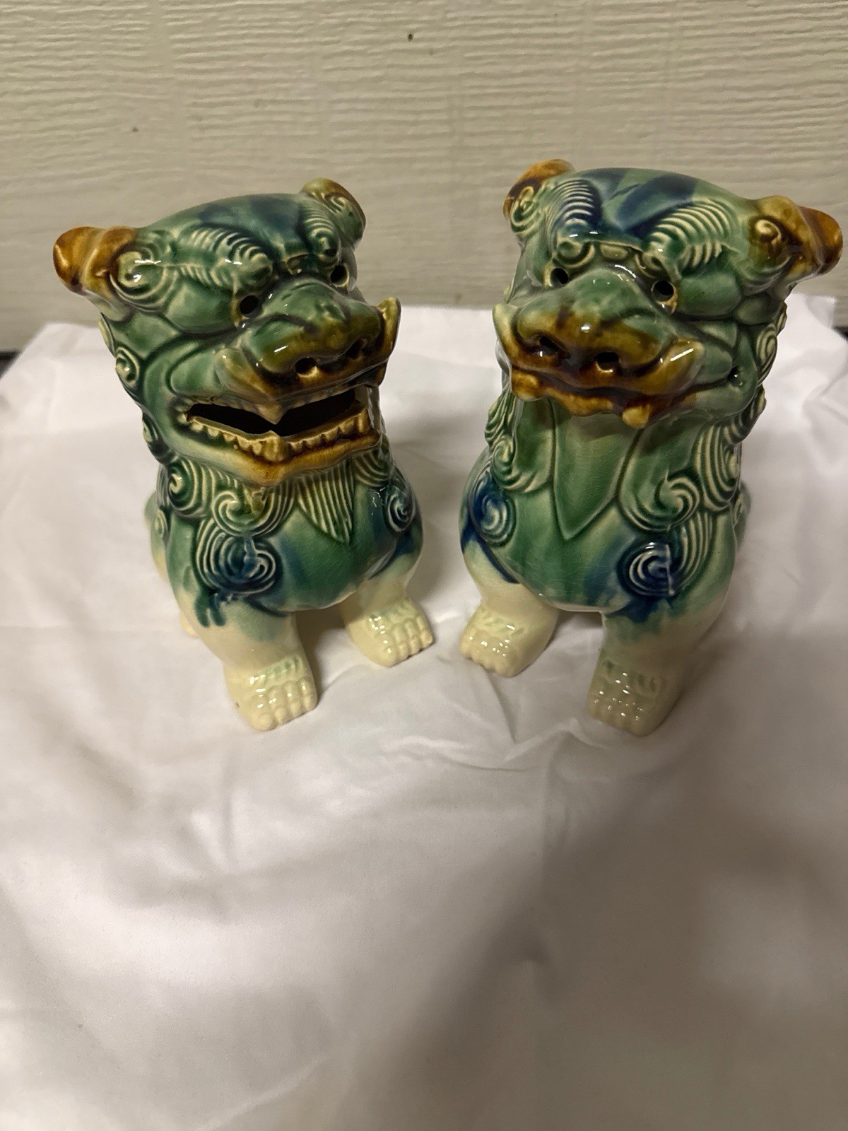 Vintage Pair Green Glazed Ceramic Foo Dogs Shishi Lions Chinoiserie Figurines⁠