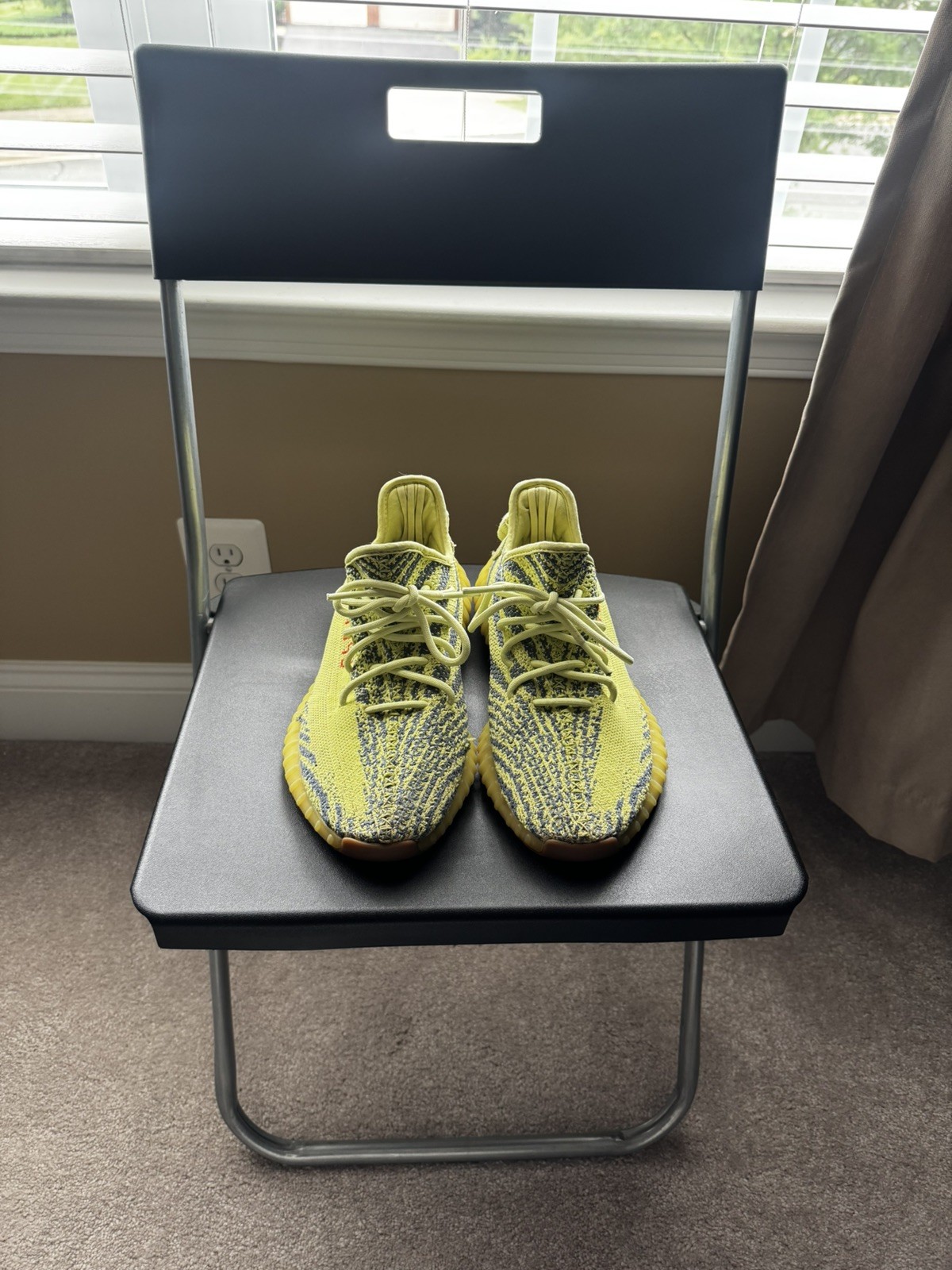 Yeezy 350 V2 Semi Frozen Yellow Men 8.5 No box
