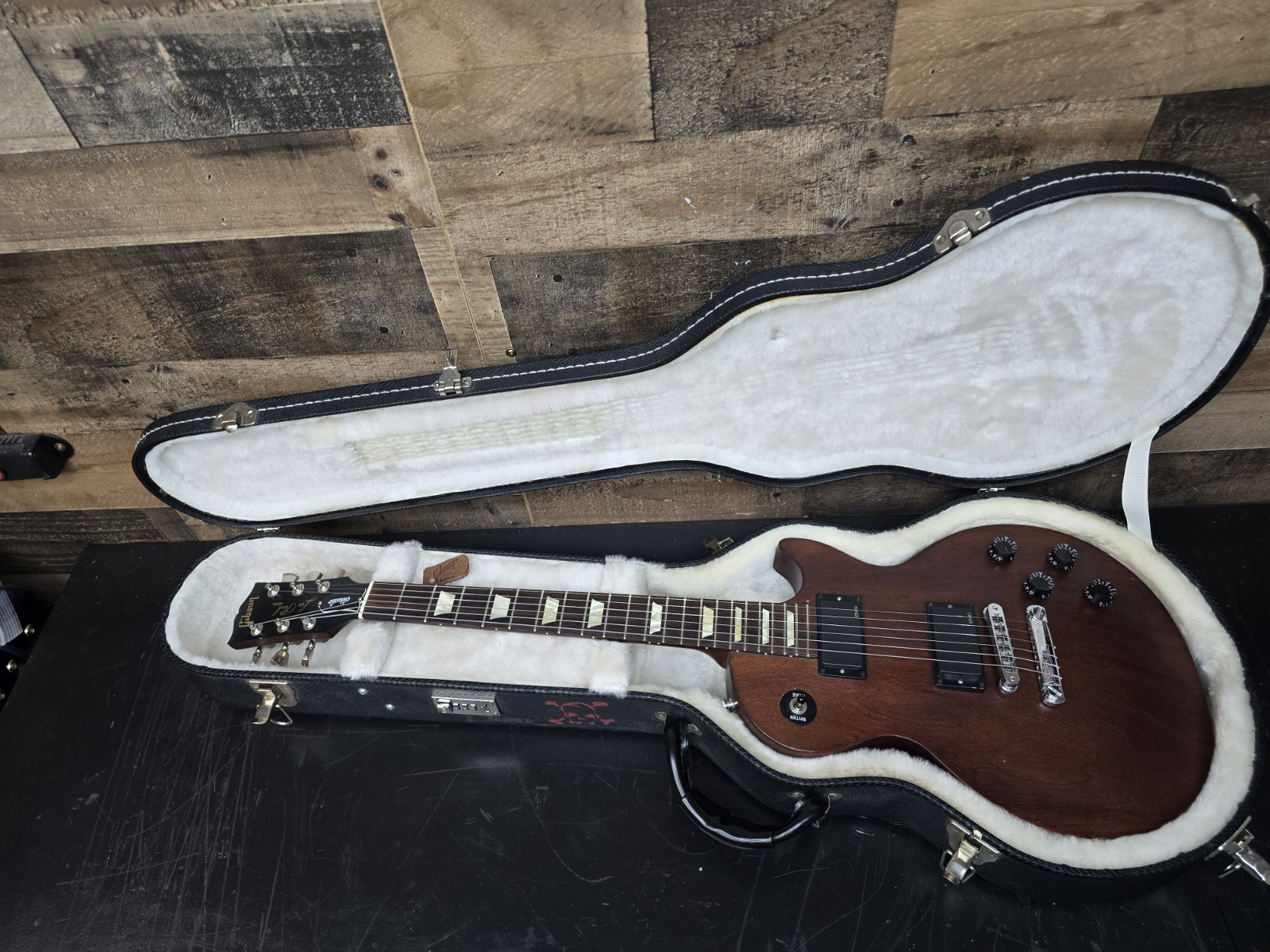 2006 Gibson Les Paul Studio Walnut  Emgs. Good Player 6.8 Lb