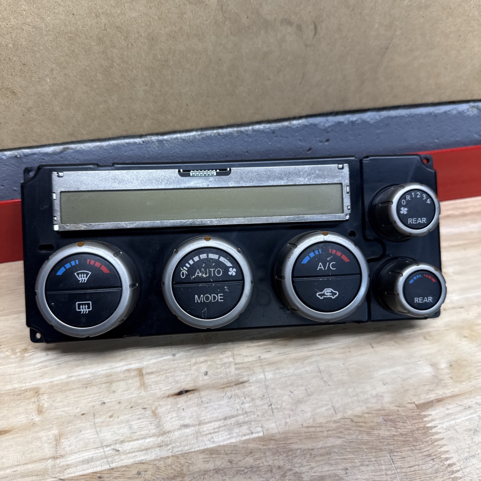 2005 - 2007 Nissan Pathfinder Heater AC Climate Control 27500-EA50A OEM