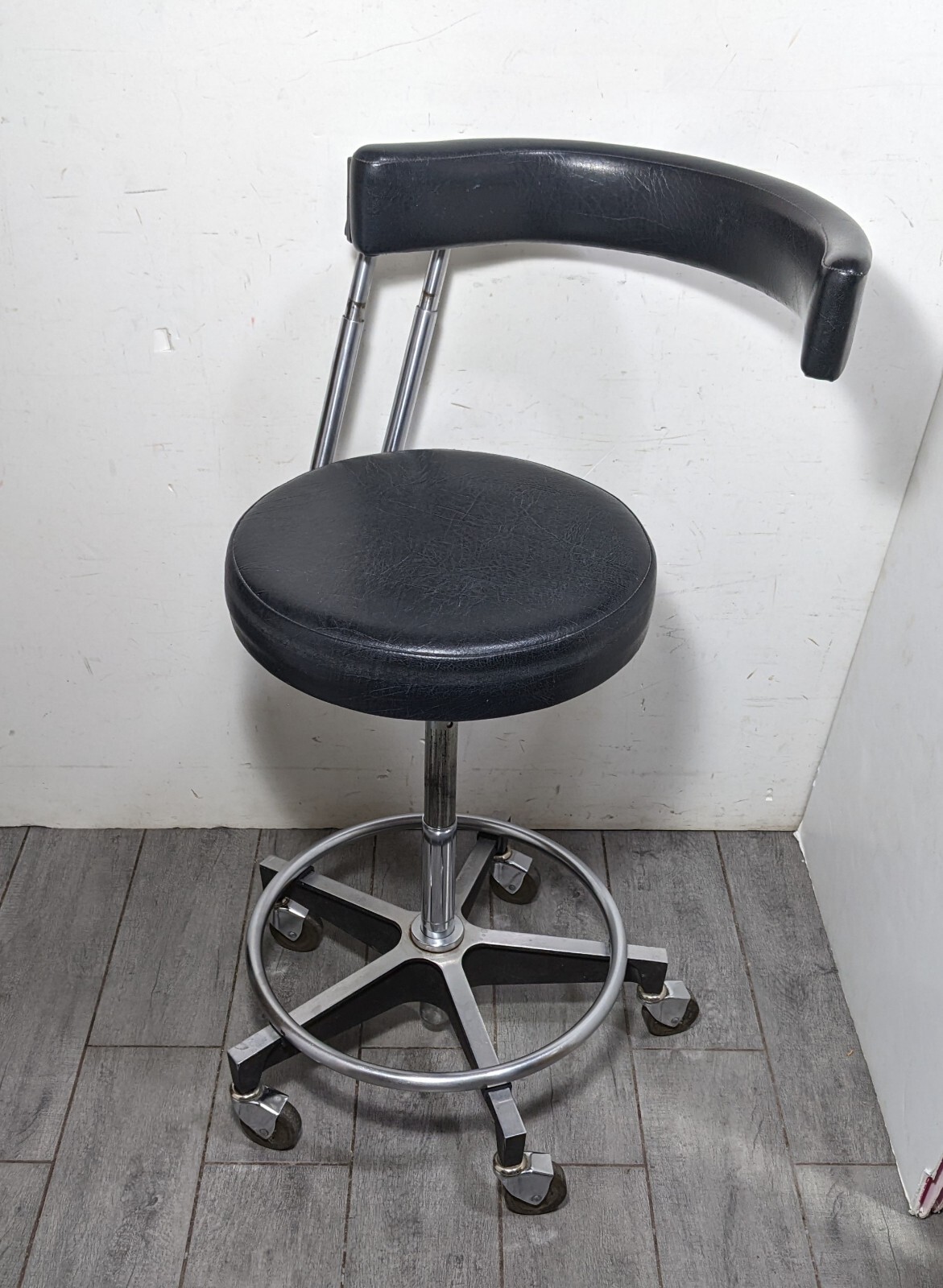 Vintage DENTSPLY USA F&F Koenigkramer Adjustable Dental Stool Dentist Exam Chair