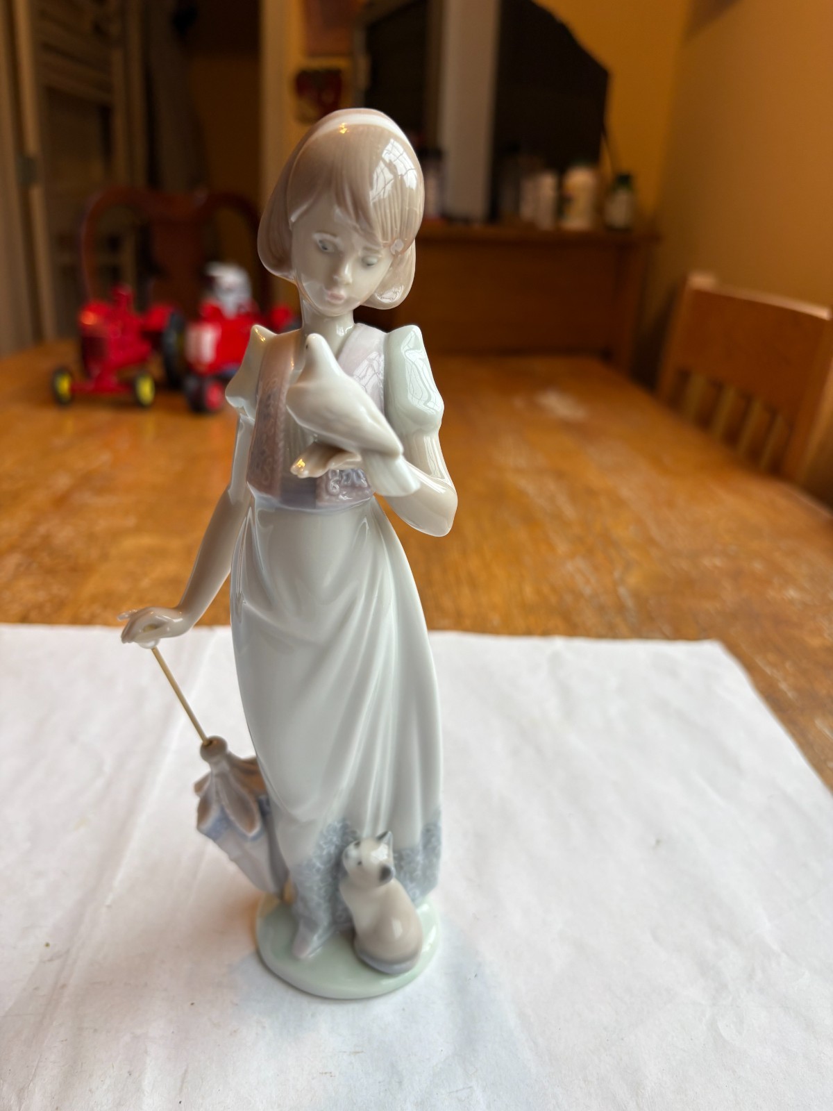 Lladro “Summer Stroll” #7611 New in the Box - Beautiful 9\ Lladro “Summer Stroll” #7611 New in the Box - Beautiful 9\