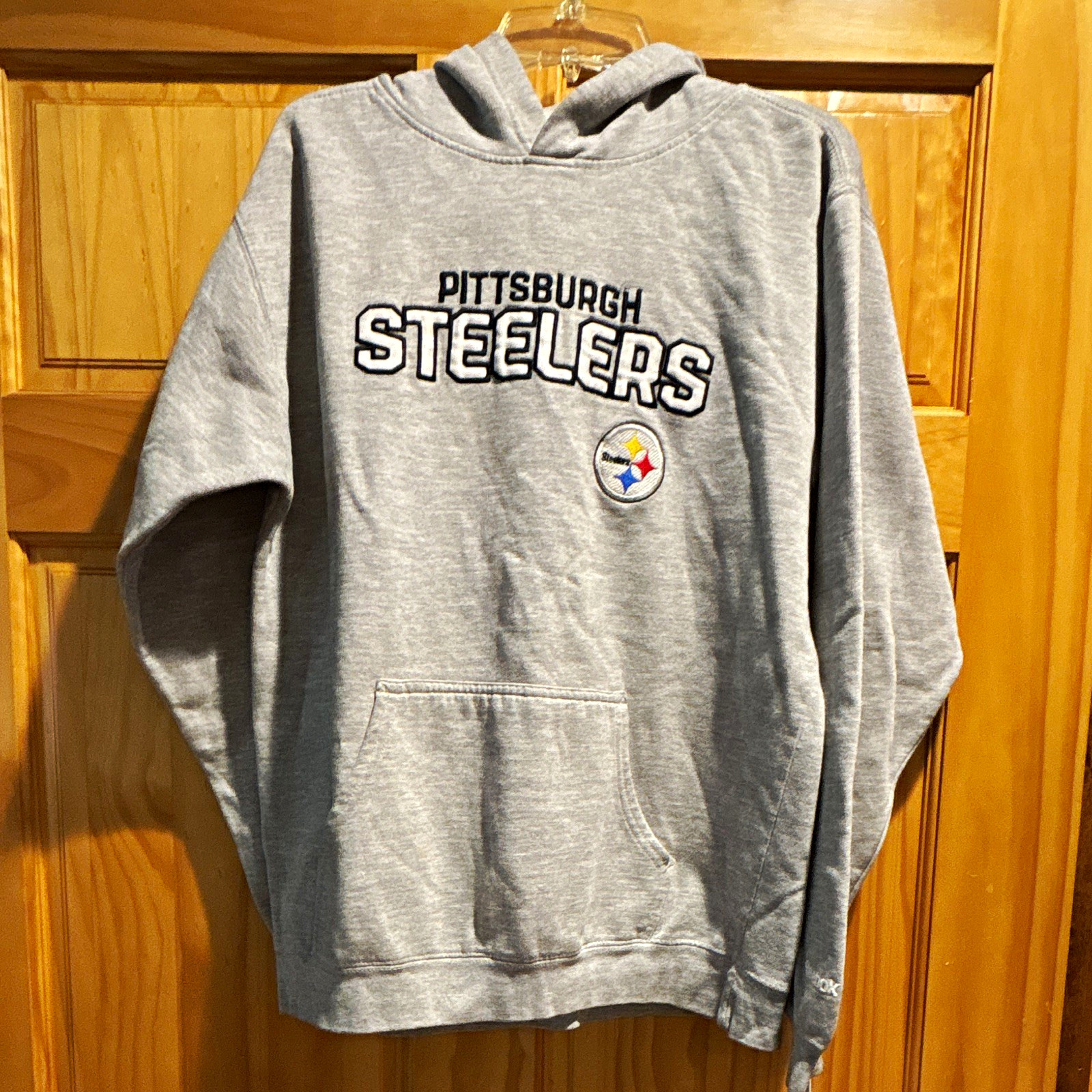 Reebok NFL Pittsburgh Steelers Gray Pullover Hoodie Sweatshirt Reebok NFL Pittsburgh Steelers Gray Pullover Hoodie Sweatshirt