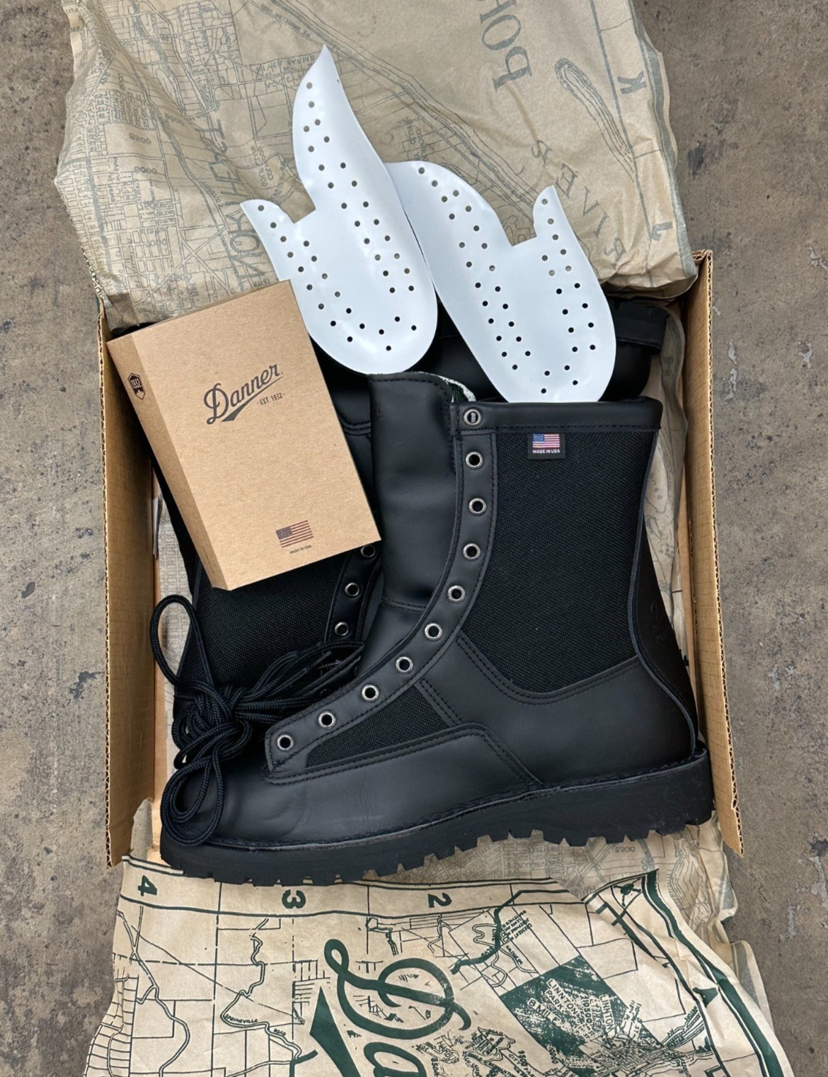 NOS Danner Acadia 400G USMC Boots, Gore-Tex, Size M 10EE & M 10 1/2D, W-27
