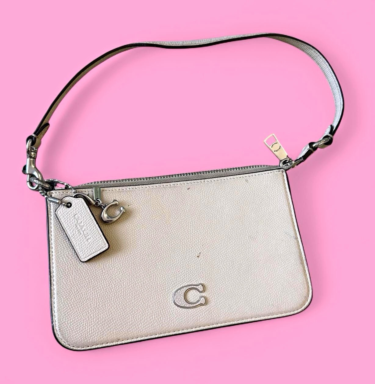 Coach Off-White Pebbled Shoulder Bag, Zip Closure, Detachable Strap, Silver HW Coach Off-White Pebbled Shoulder Bag, Zip Closure, Detachable Strap, Silver HW