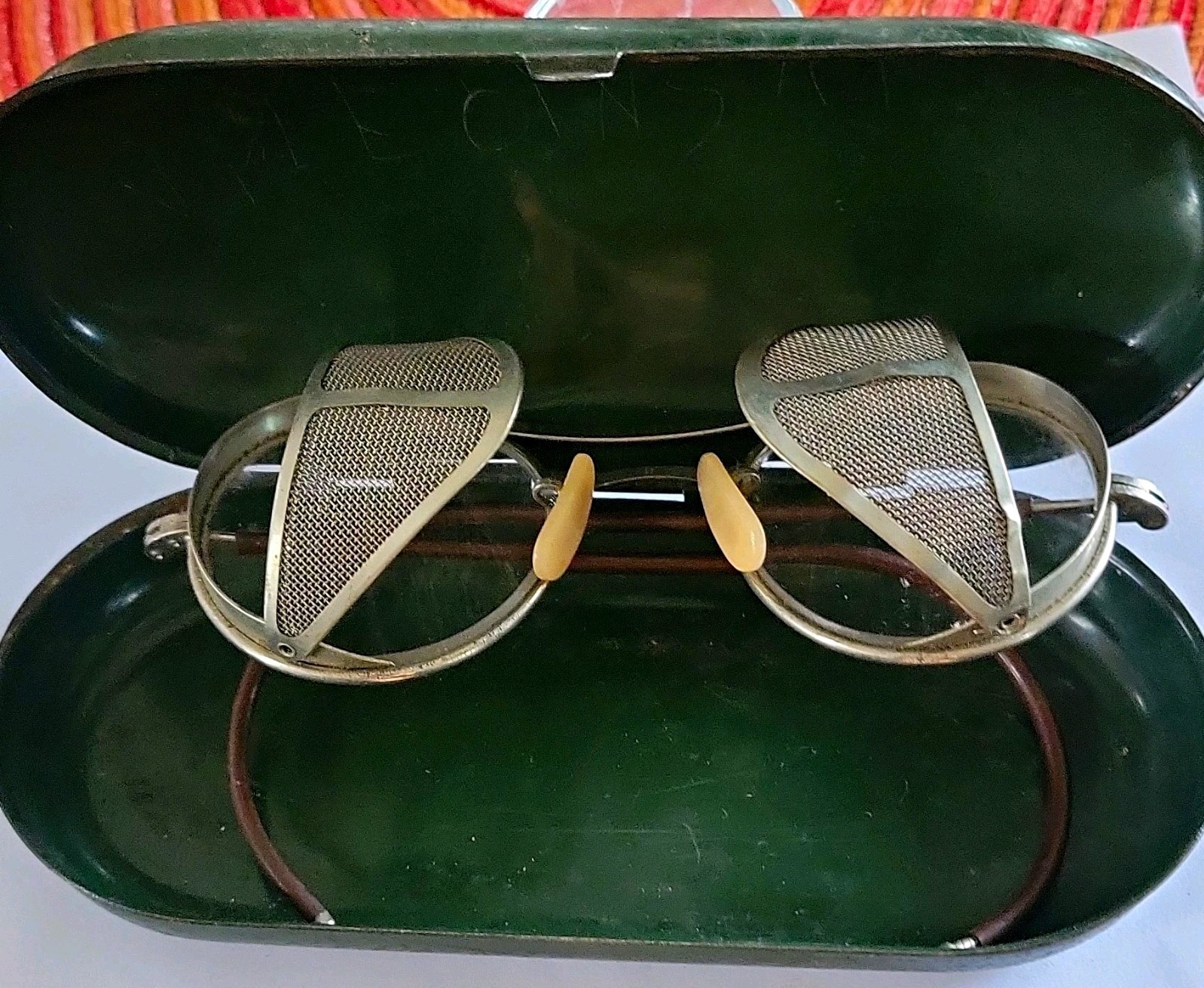 Rare Vintage Bausch & Lomb Ful-Vue Saftey Glasses 22 Mesh Wings Tin Case 40\'s