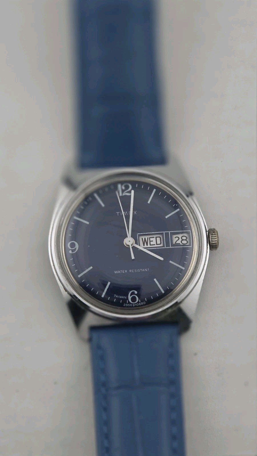 Mens 1980 Timex Marlin Mechanical Watch Deep Blue Sunburst Dial Model 28569