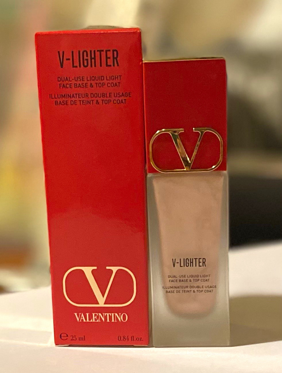 Valentino V-Lighter Face Base/Top Coat Rosa Glow Hydrating Hyaluronic 0.84oz Valentino V-Lighter Face Base/Top Coat Rosa Glow Hydrating Hyaluronic 0.84oz
