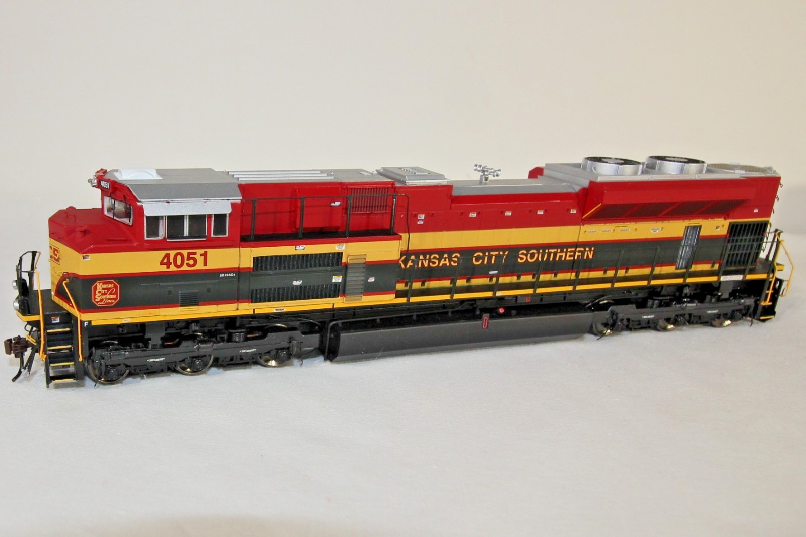 SD70ACe Kansas City Southern #4051 by Athearn Genesis - NIB/Never Used
